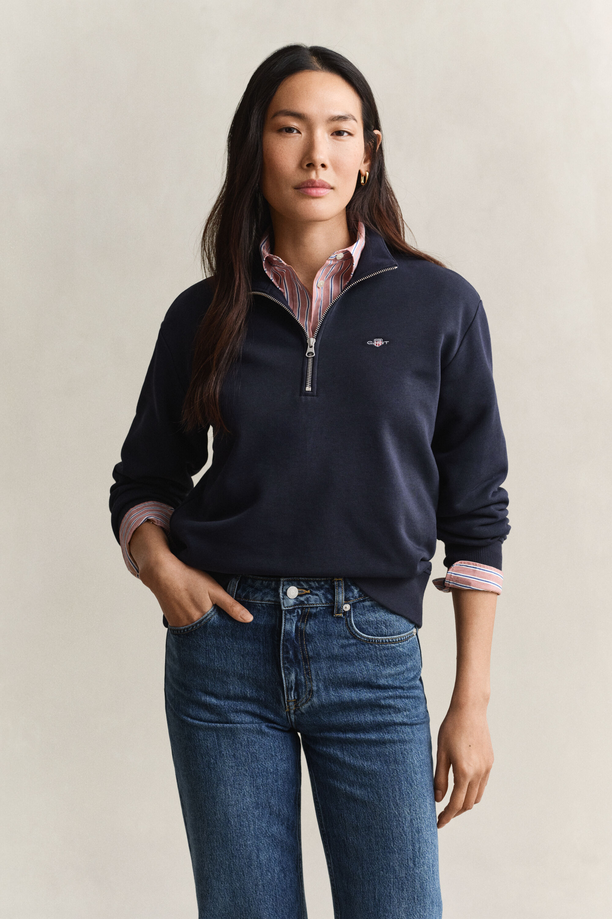 Felpa Shield con zip corta