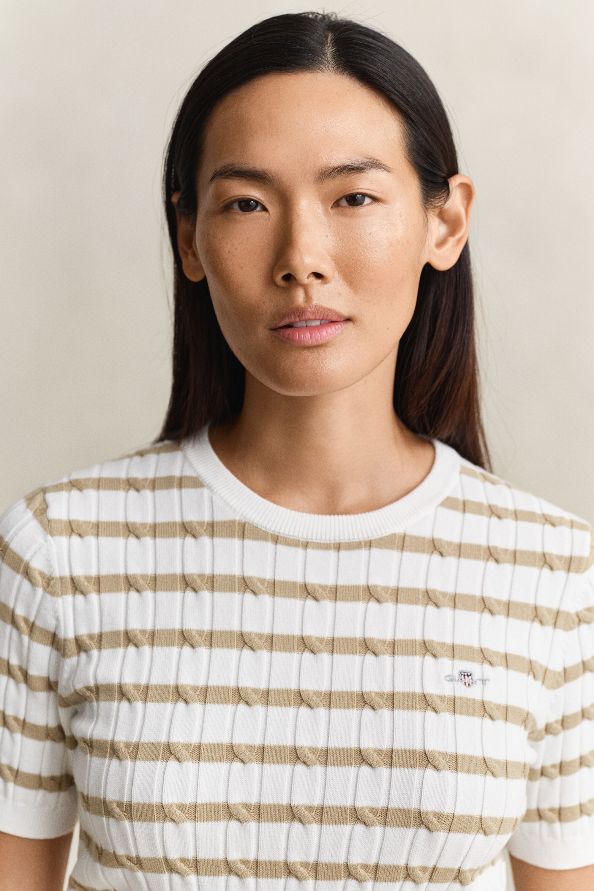 Maglia a righe a trecce con maniche corte