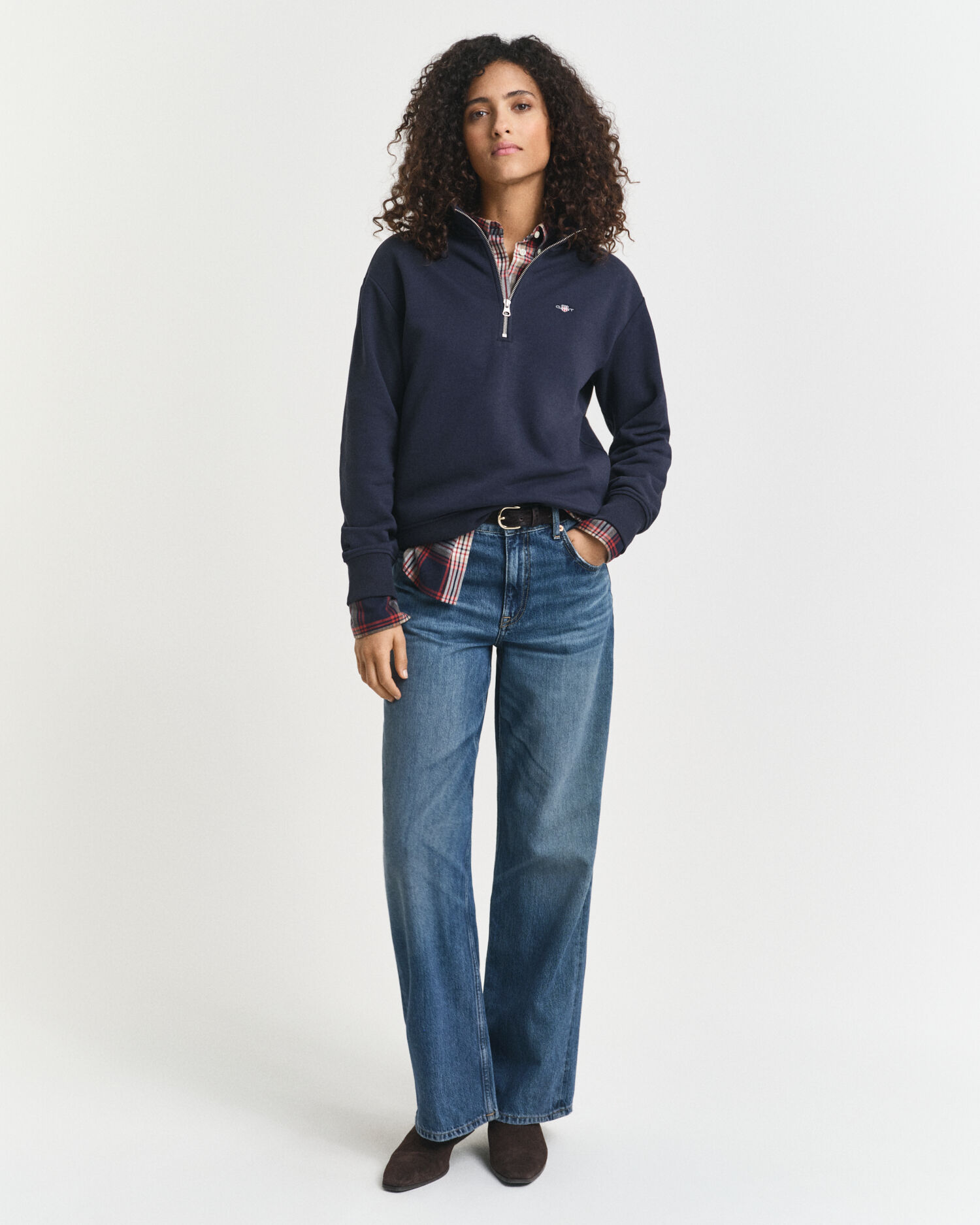 Felpa Shield con zip corta