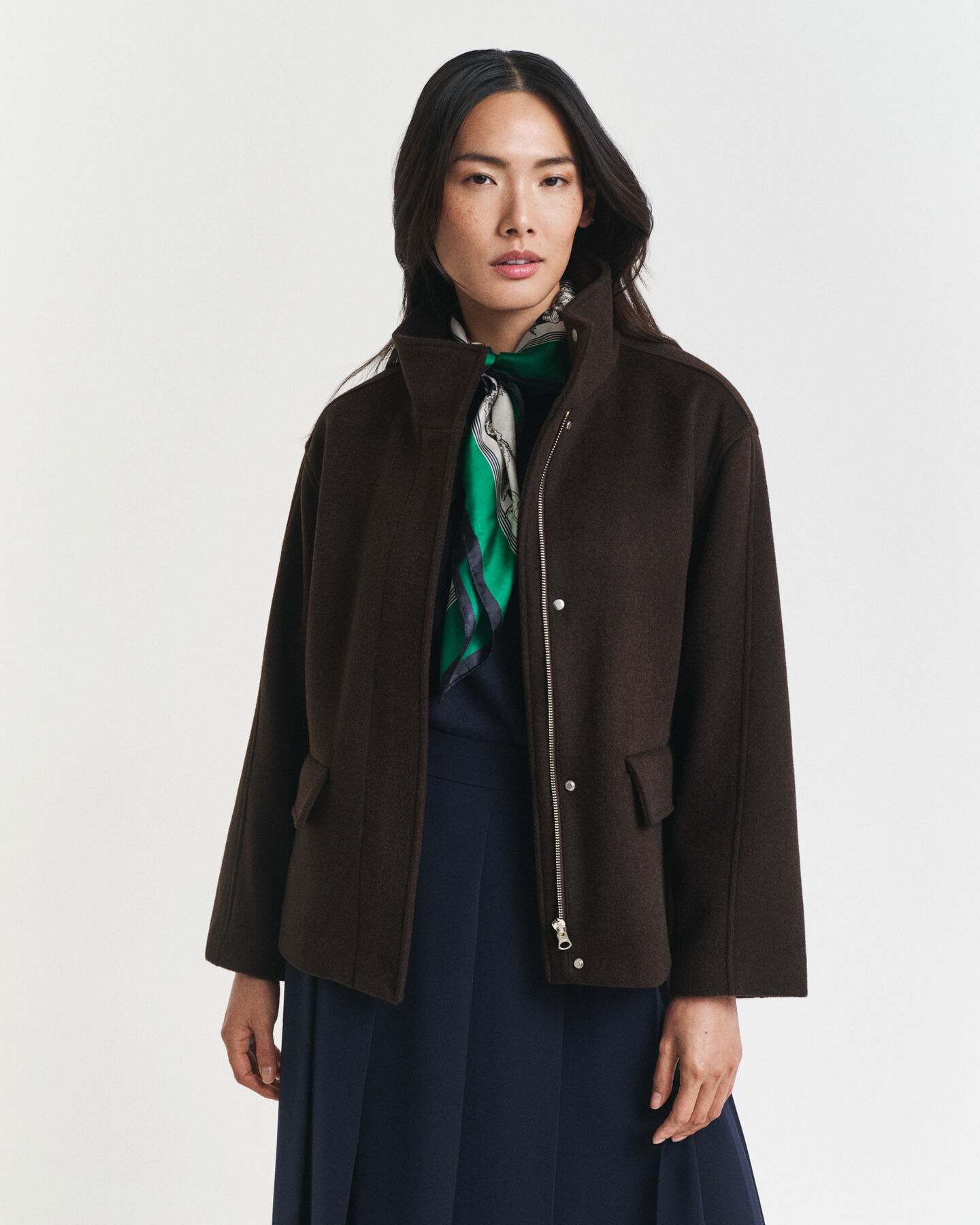 Giacca corta con zip in lana