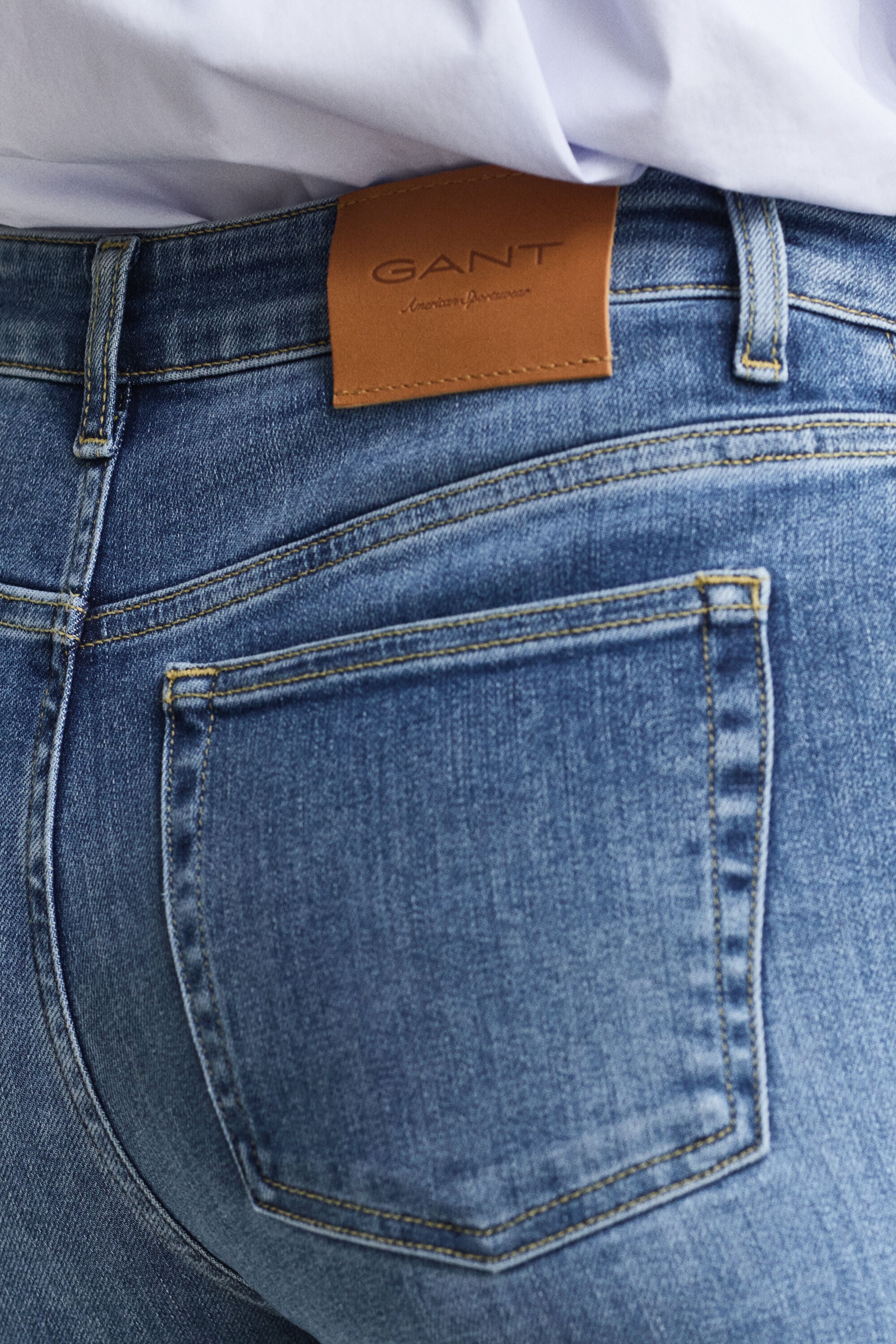 Jeans alla caviglia elasticizzati