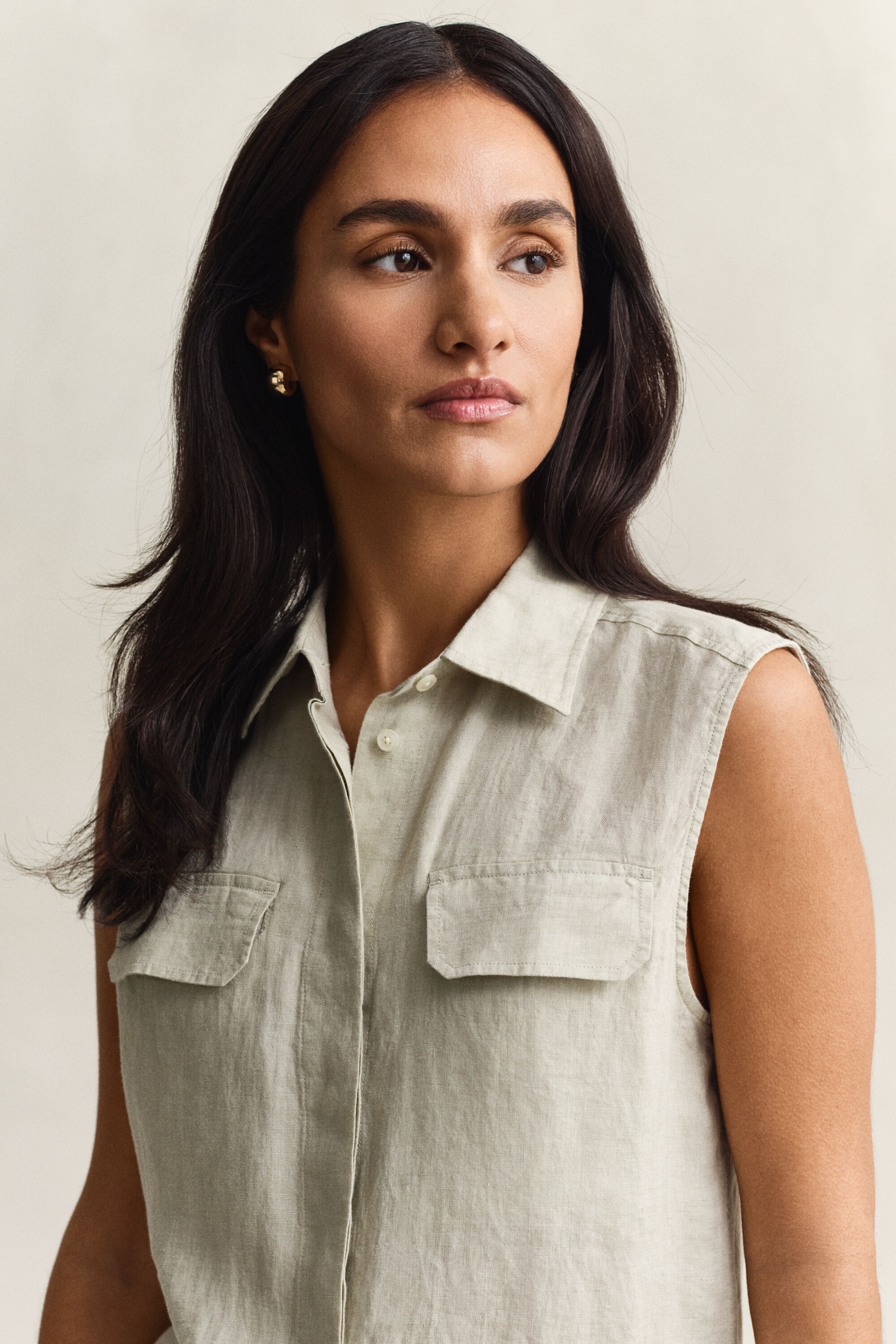 Camicia smanicata in lino