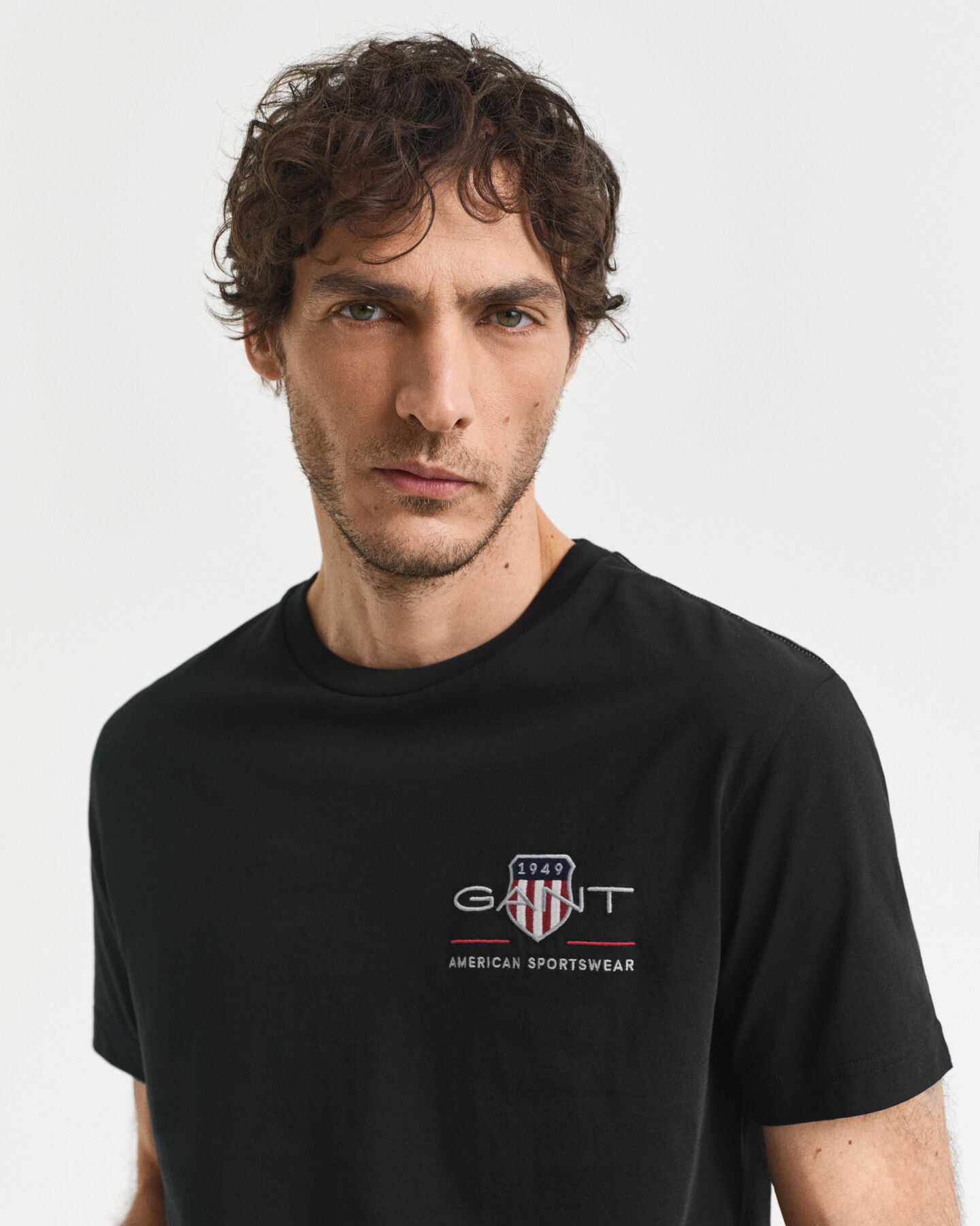 T-shirt Archive Shield ricamata