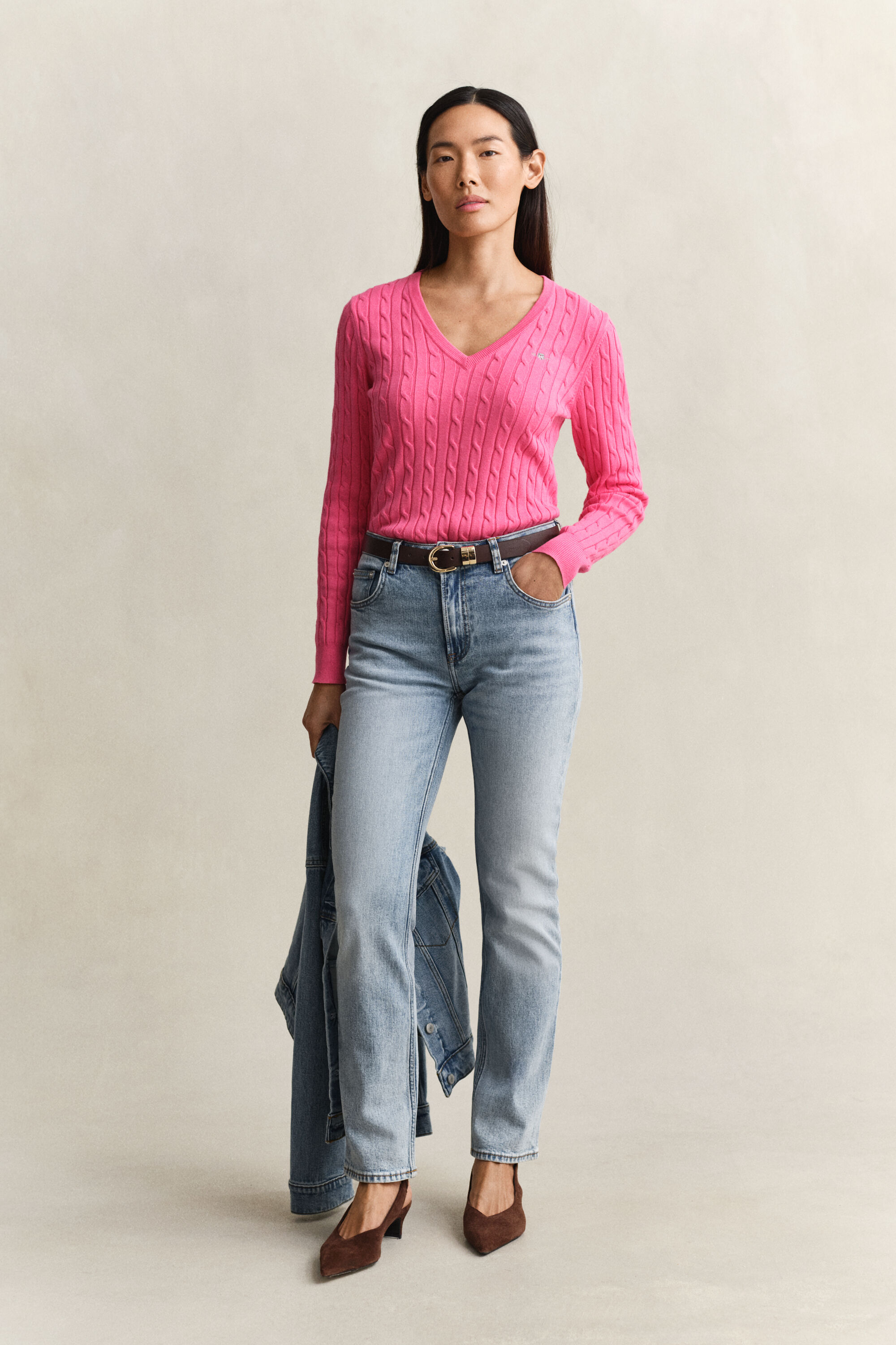 Maglia con scollo a V a trecce