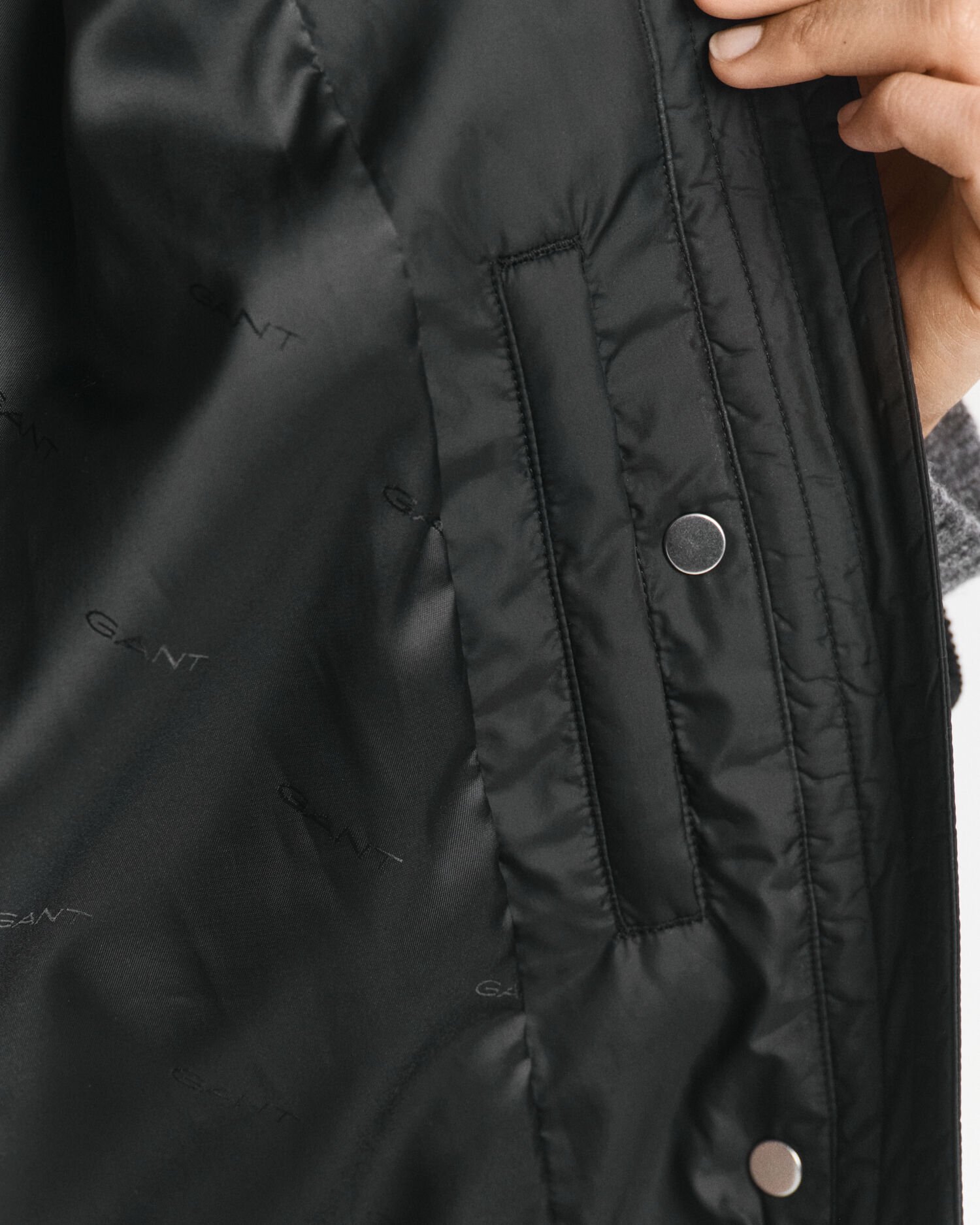 Cappotto trapuntato con finiture in velluto a coste