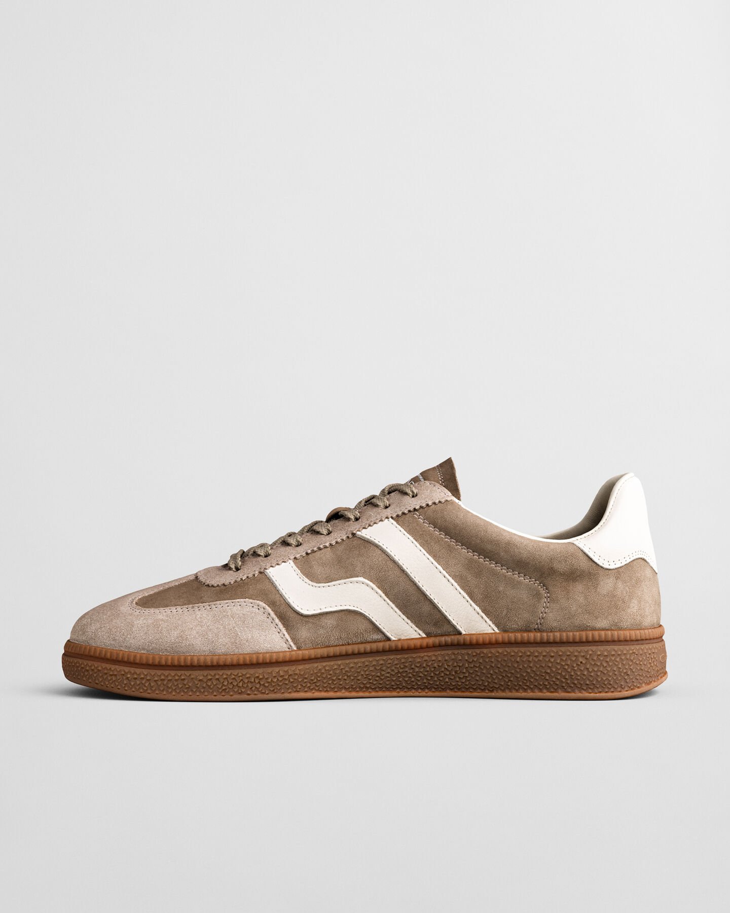 Sneakers Cuzmo in camoscio