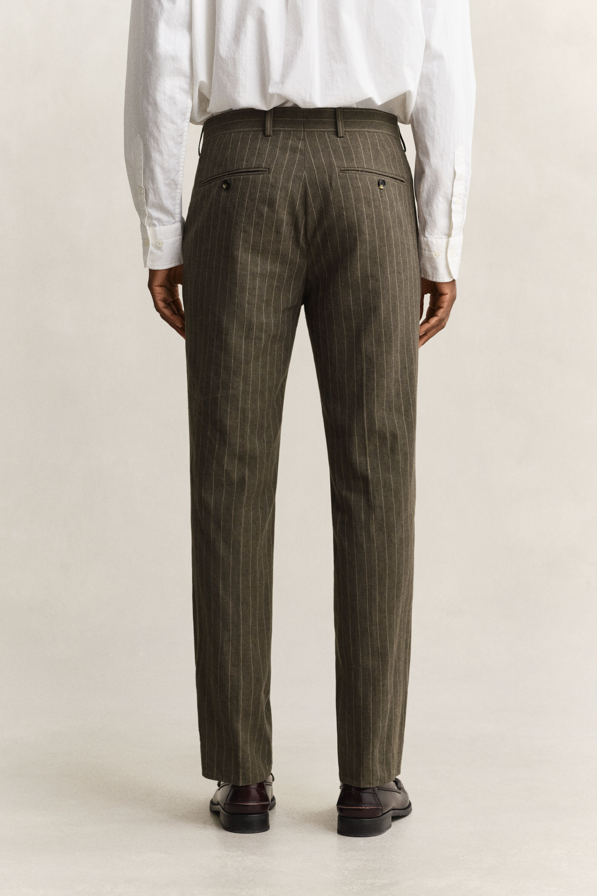 Pantaloni gessati eleganti
