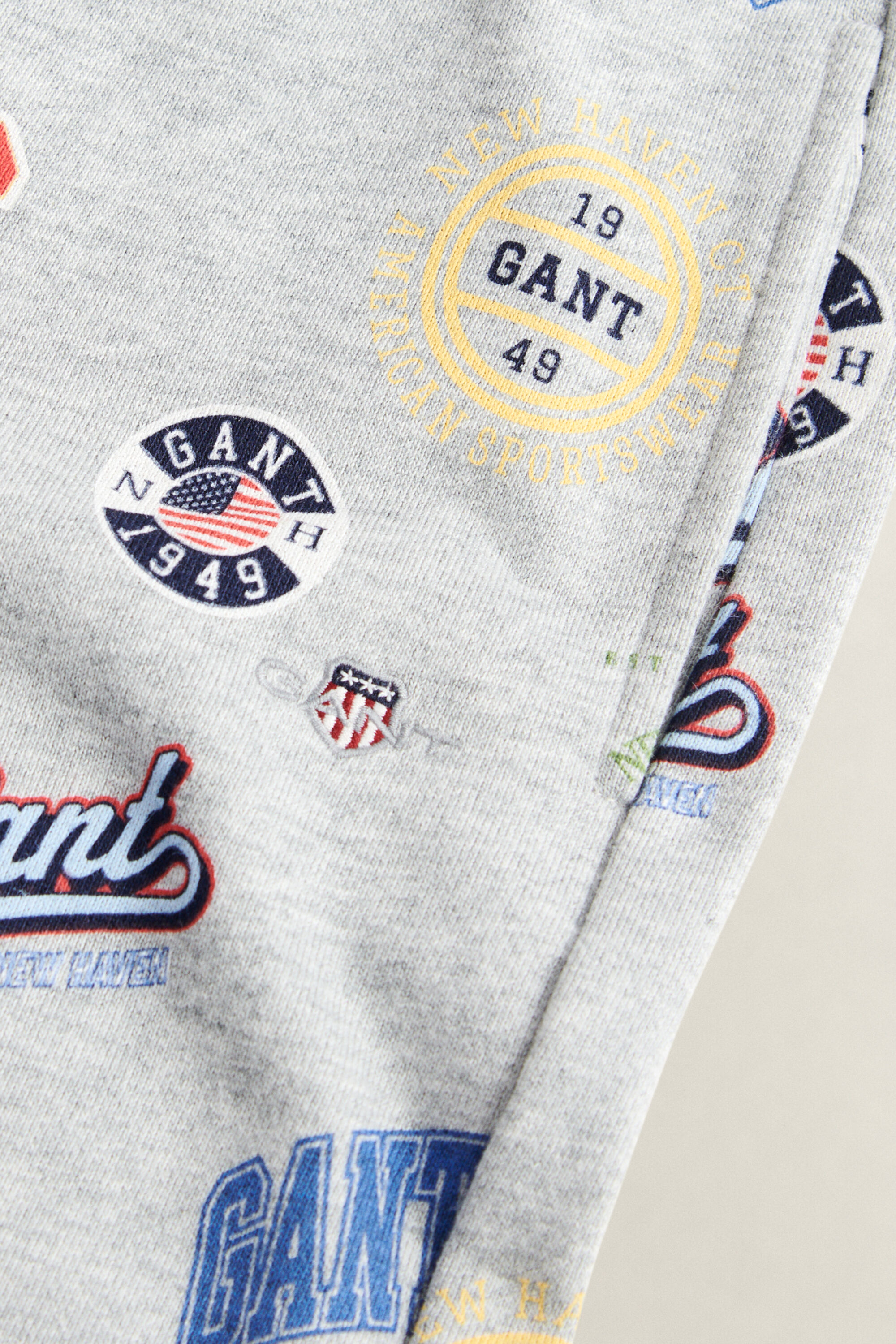 Set di pantaloncini della tuta e felpa con stampa Boys