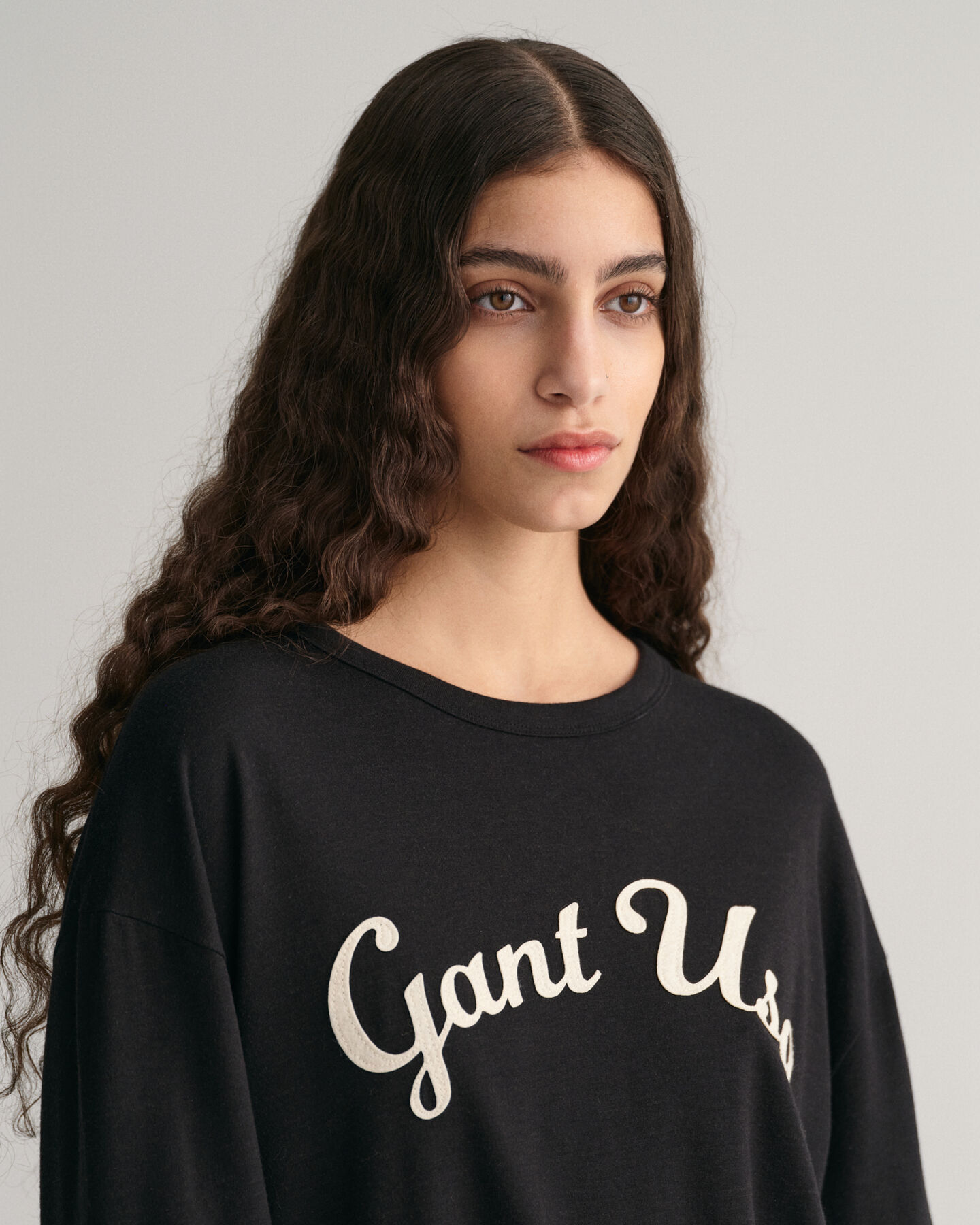 T-shirt Script Graphic a maniche lunghe