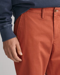 Pantaloni chino Hallden in twill slim fit