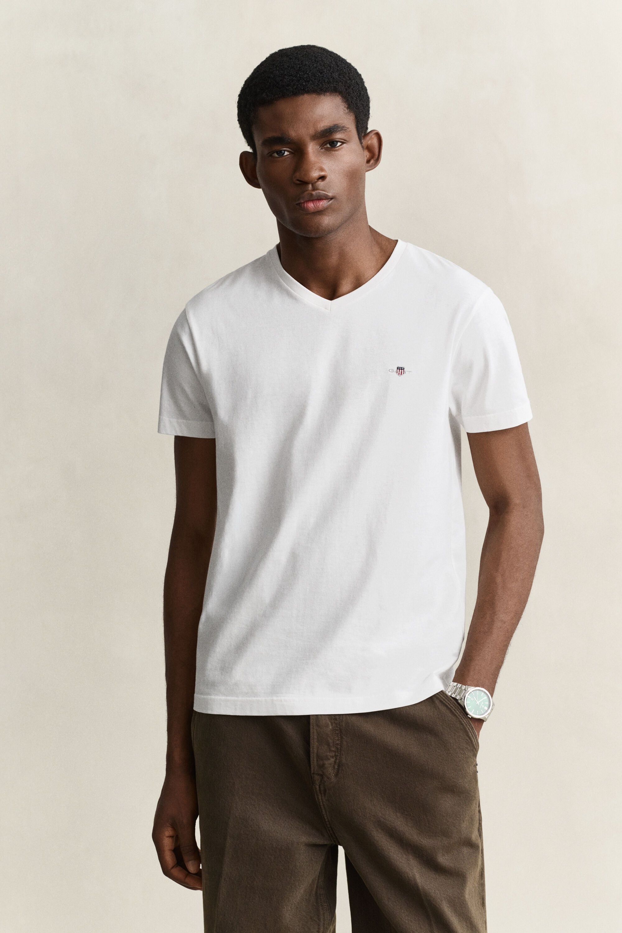 T-shirt Shield con scollo a V