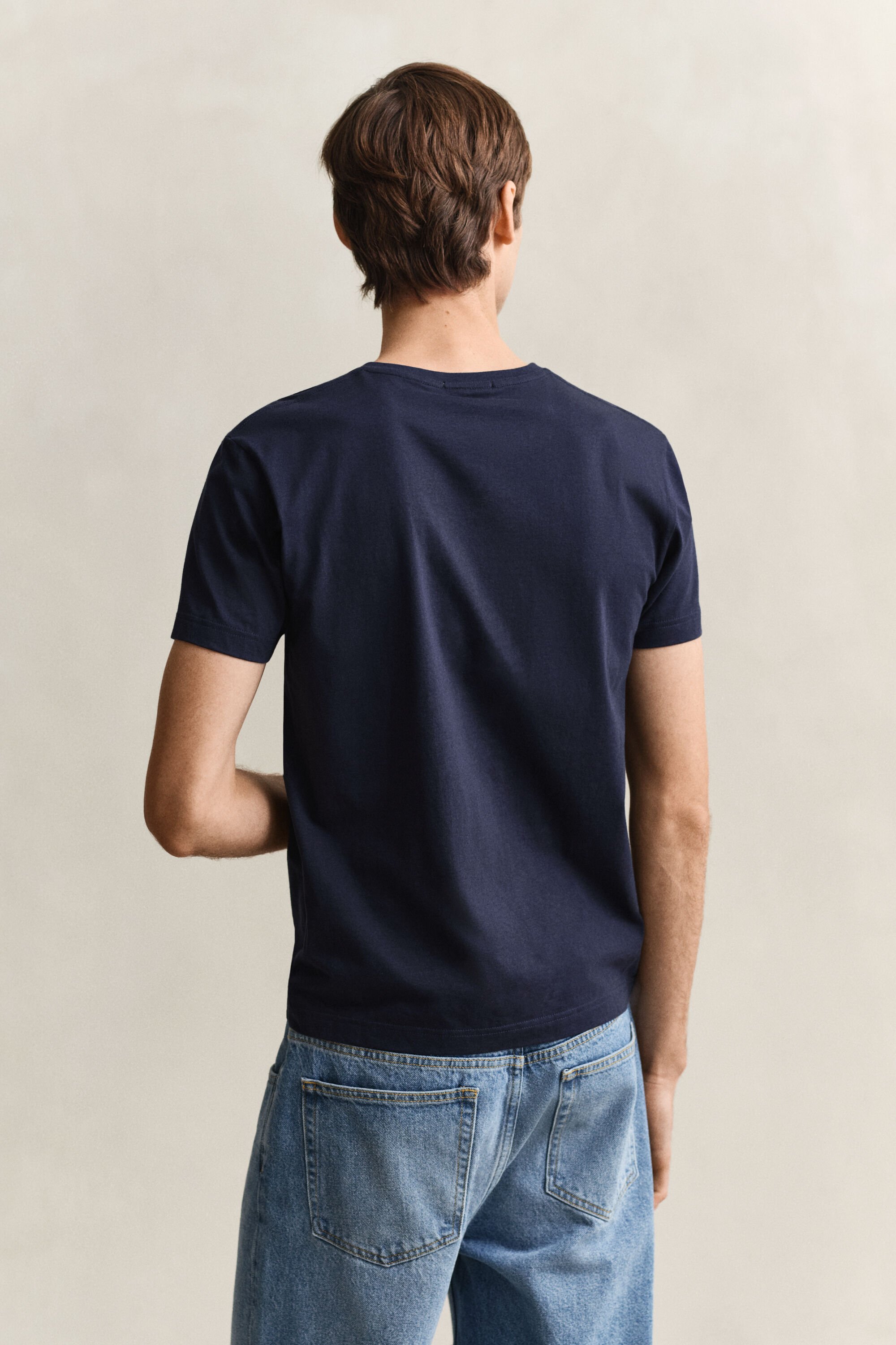 T-shirt Shield con scollo a V slim fit