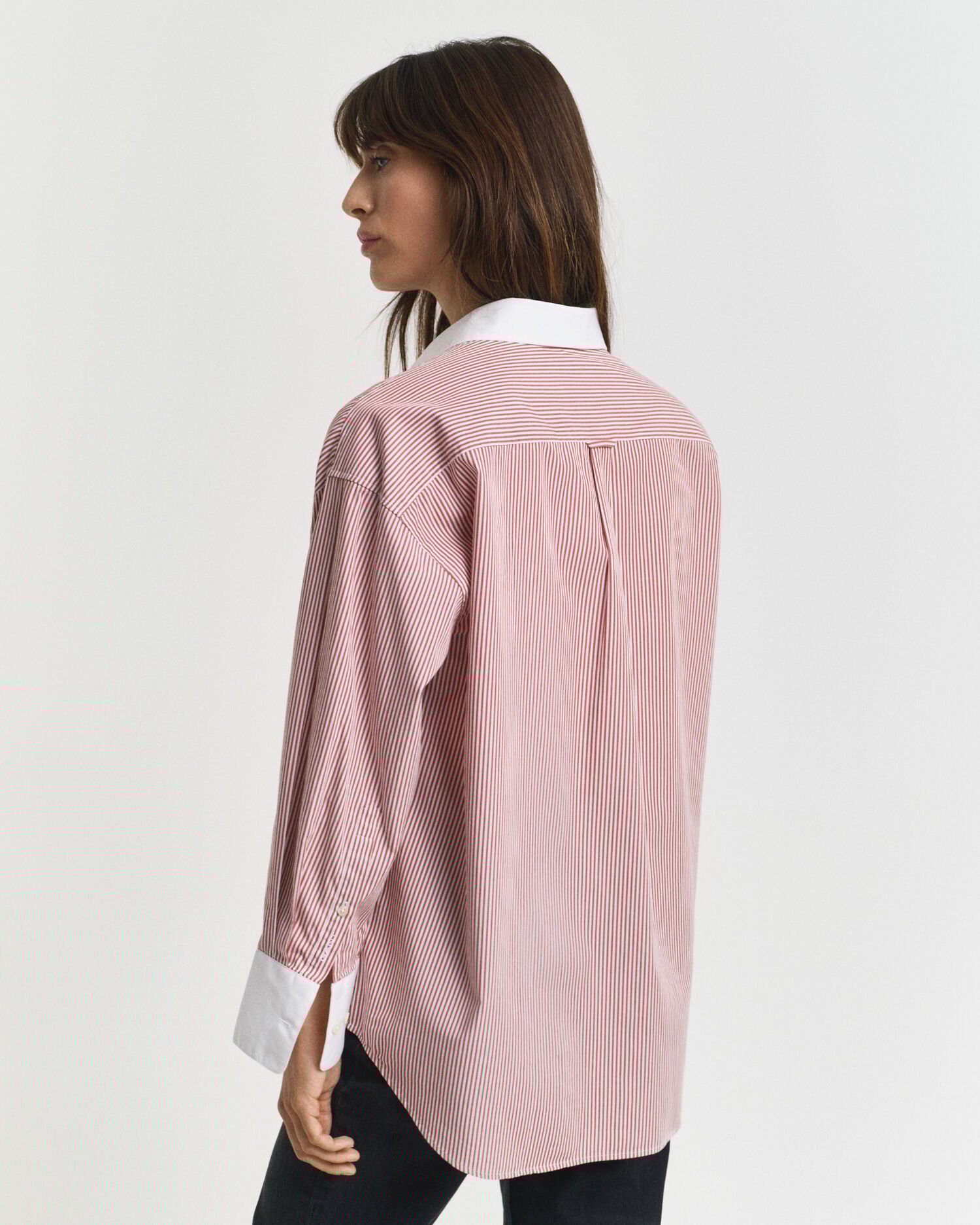 Camicia a righe con colletto a contrasto oversize