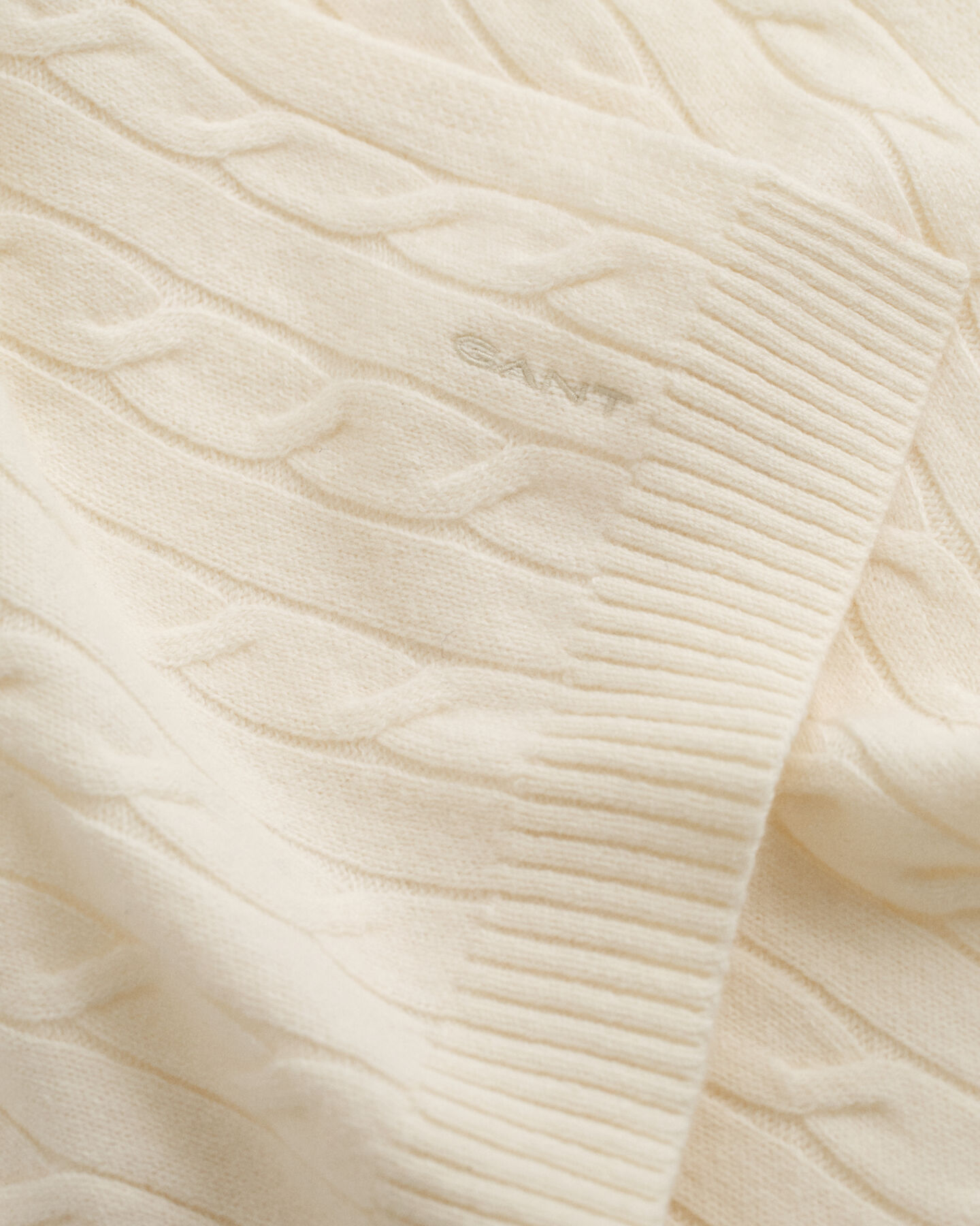 Sciarpa in lana a trecce