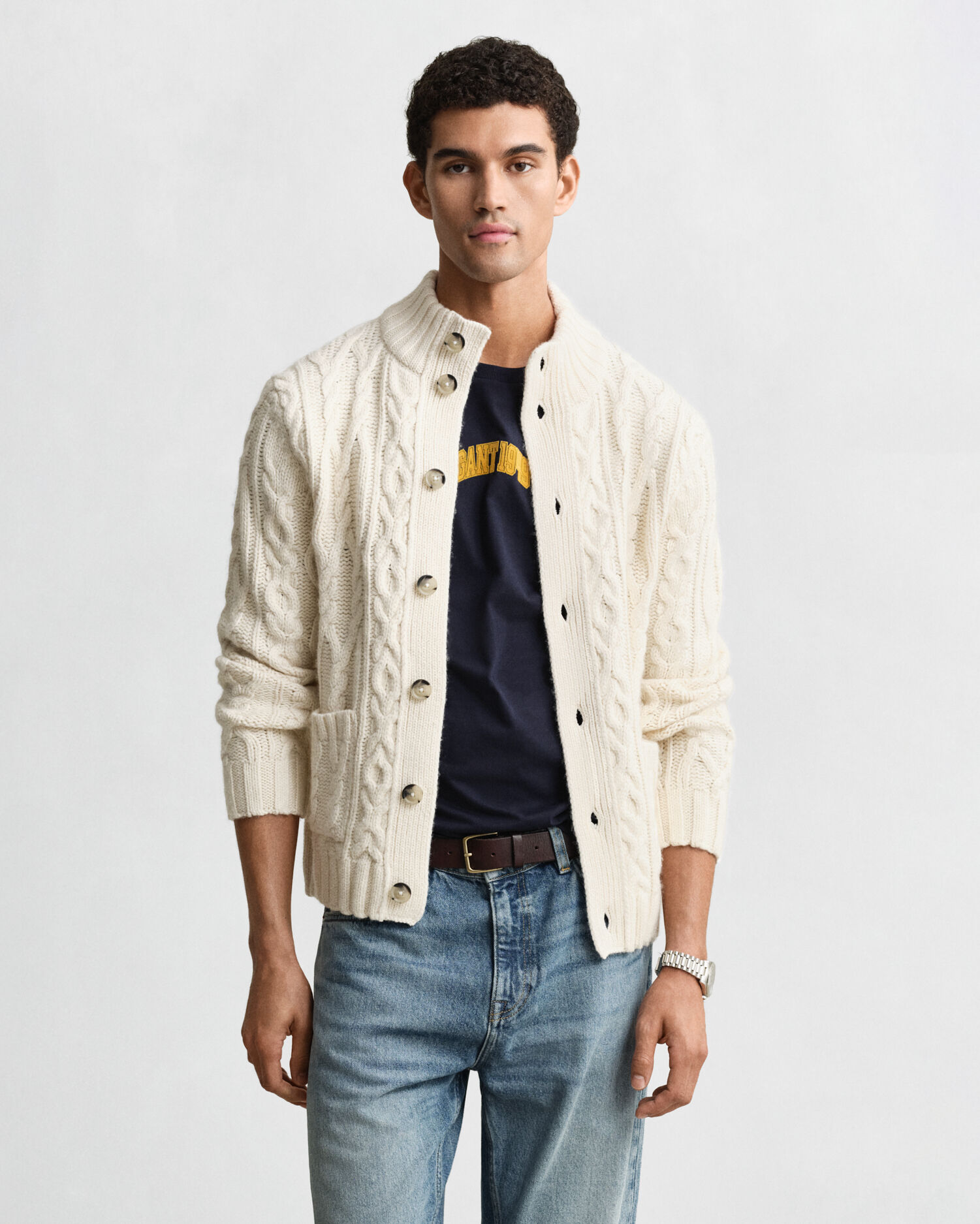 Cardigan in maglia con lavorazione a trecce