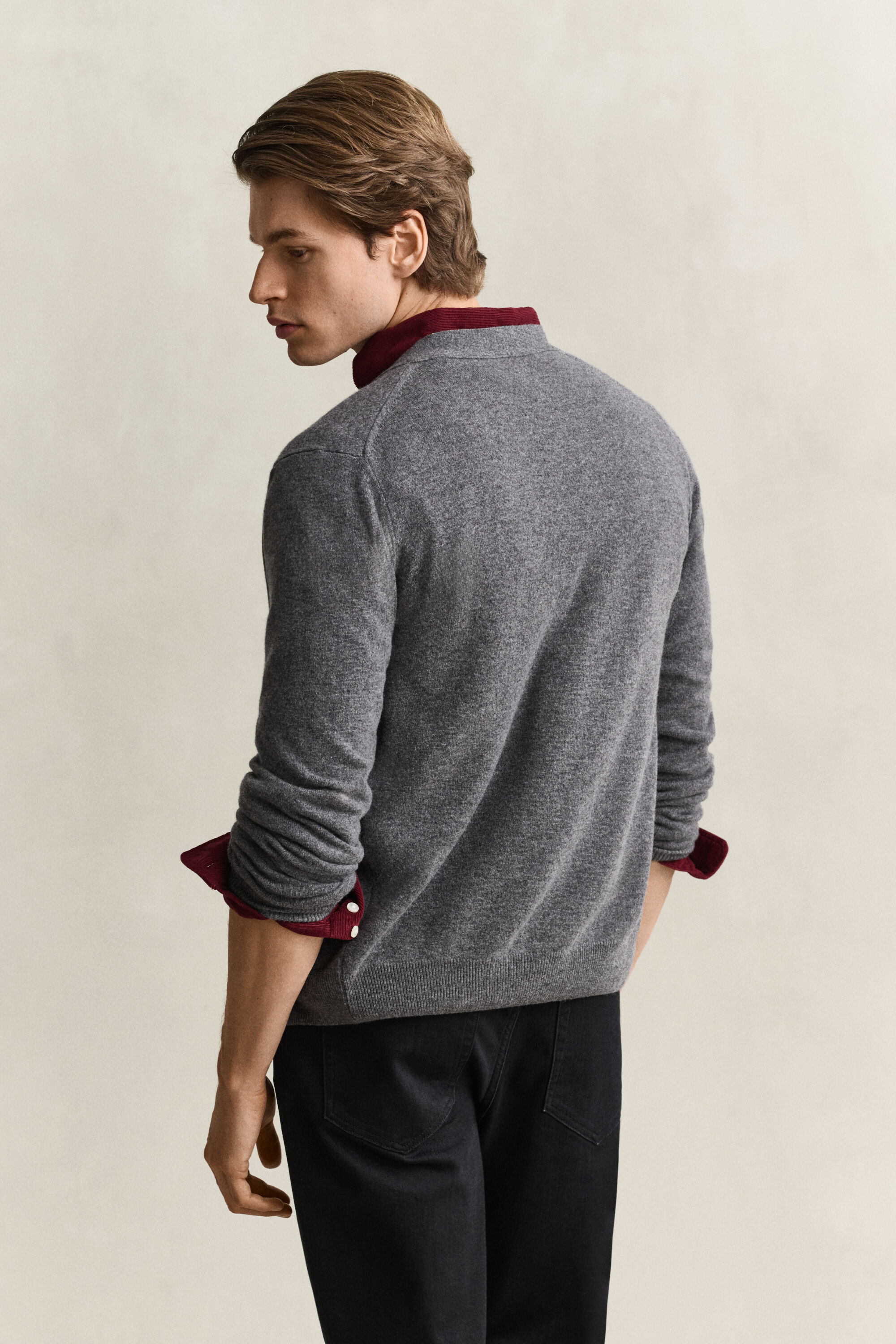 Cardigan con scollo a V in lana d’agnello