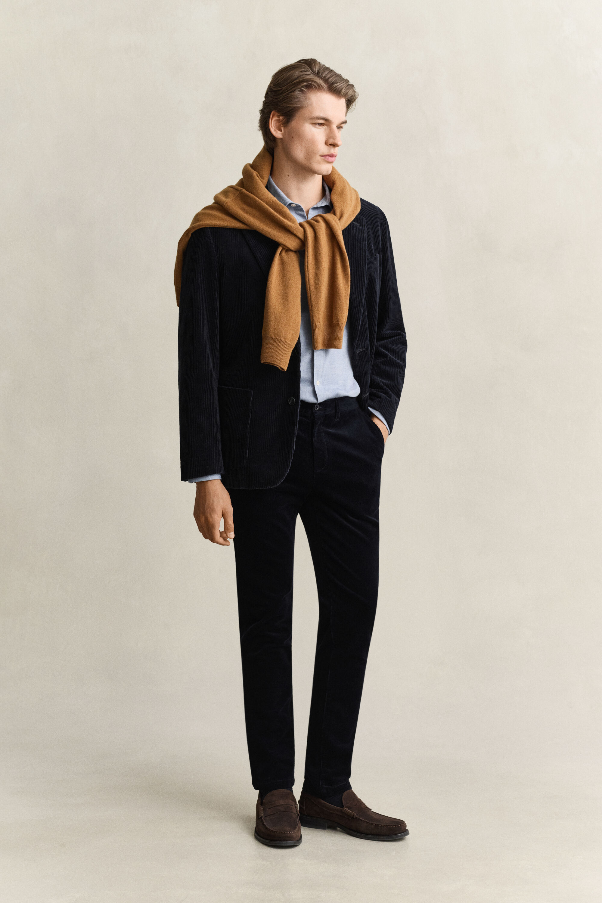 Pantaloni chino in velluto a coste slim