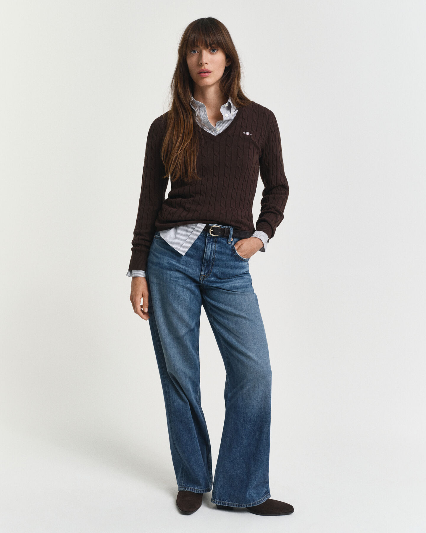 Maglia con scollo a V in cotone elasticizzato a trecce