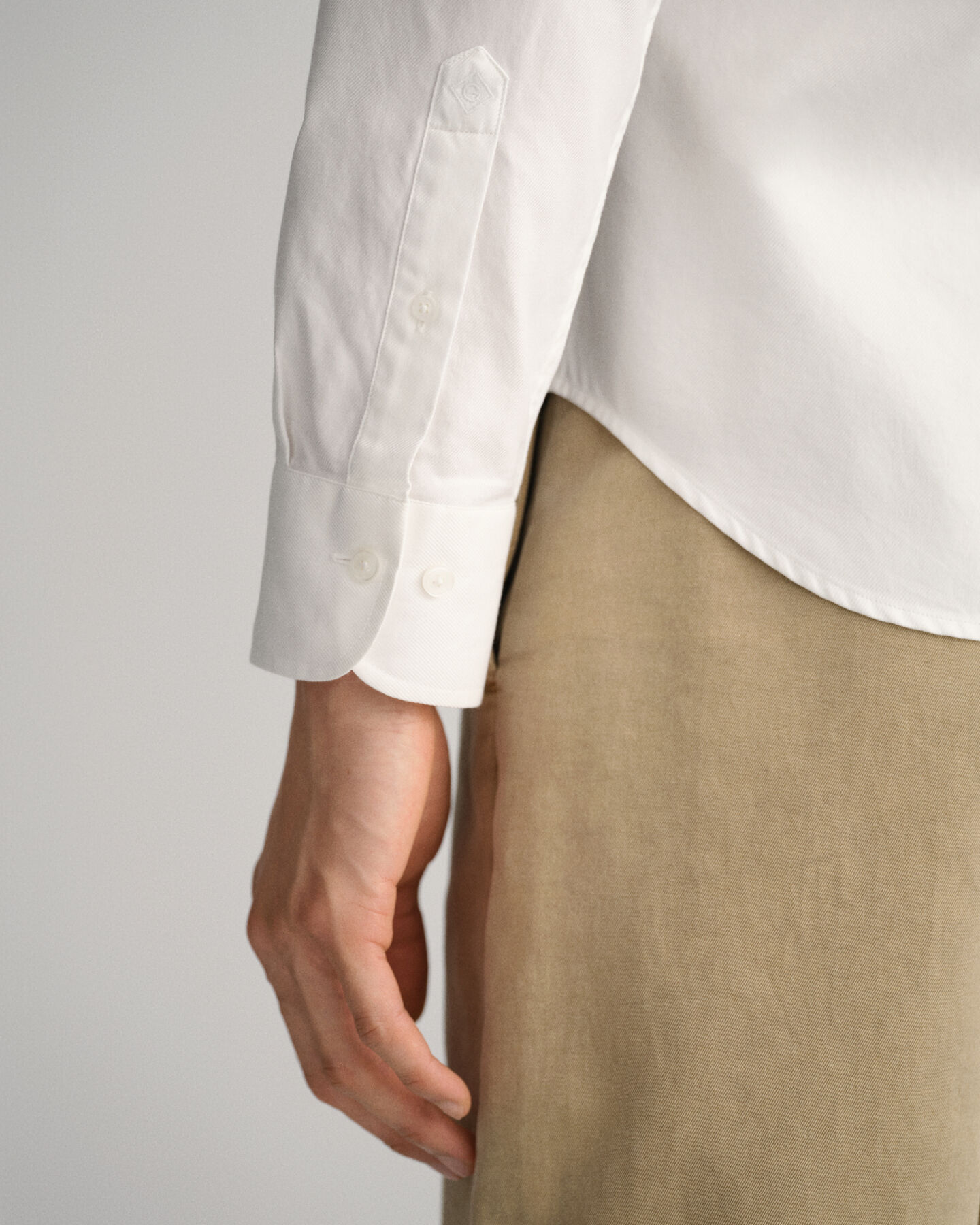 Camicia in twill tinta unita slim fit