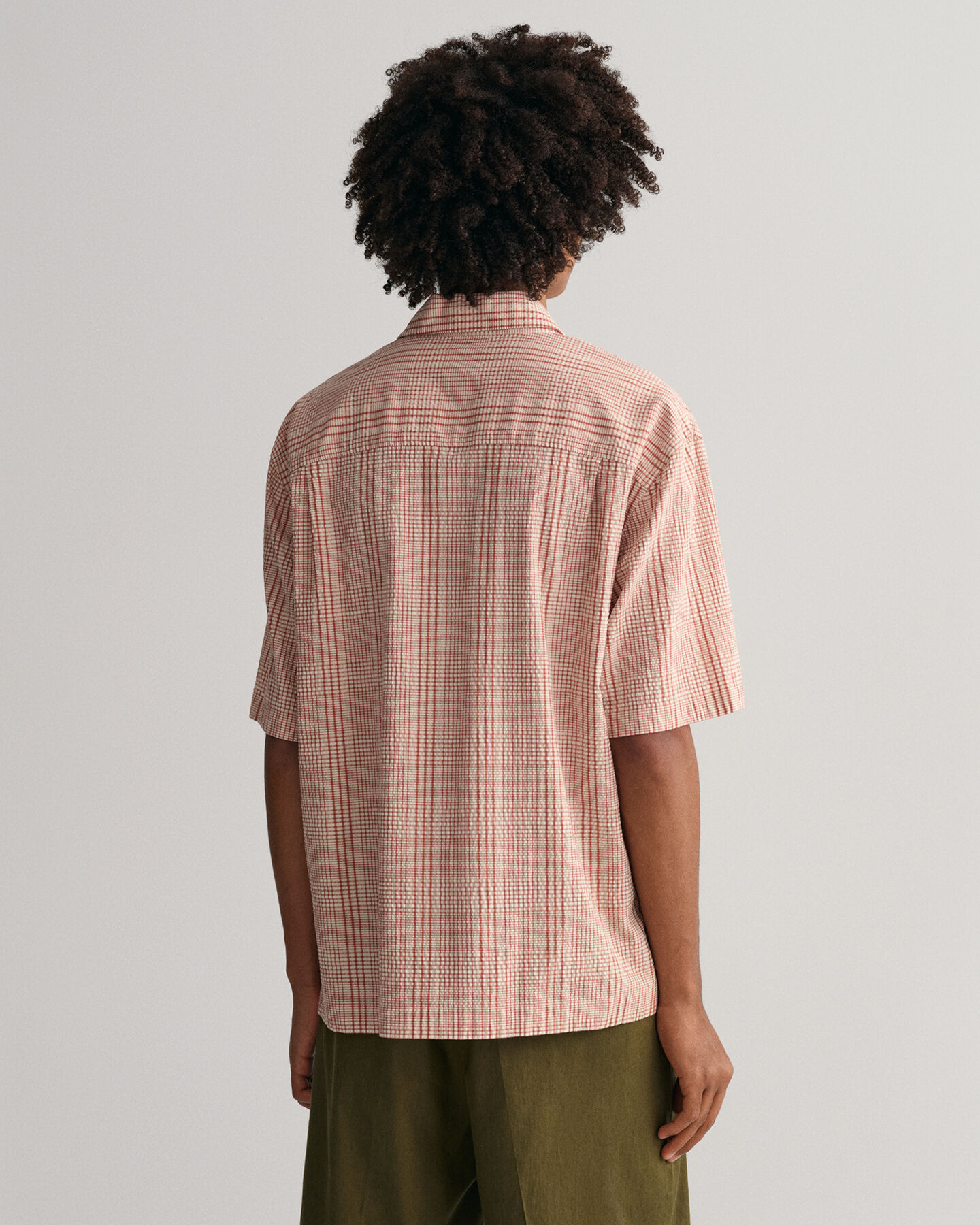 Camicia a maniche corte a quadri in seersucker relaxed fit