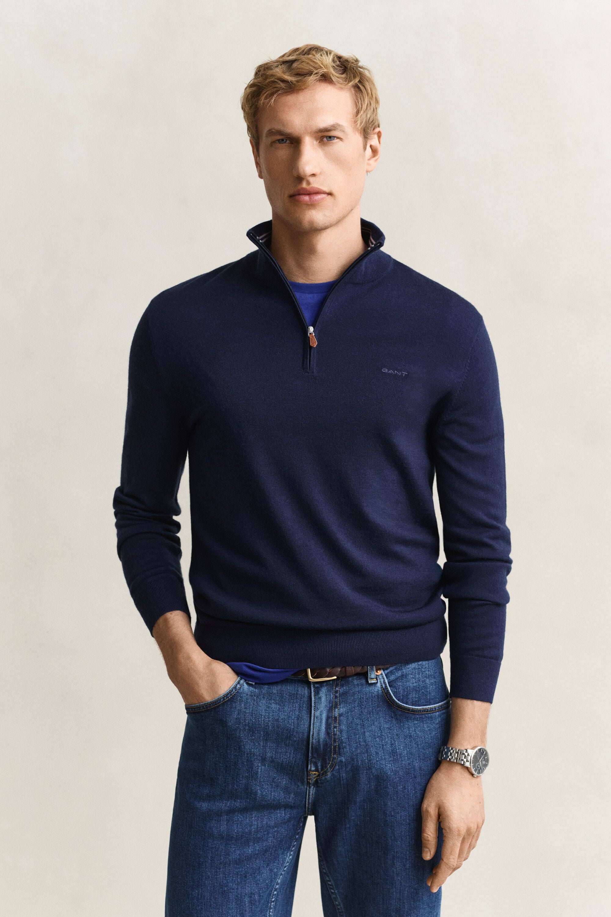 Maglia in lana merino a coste con zip corta