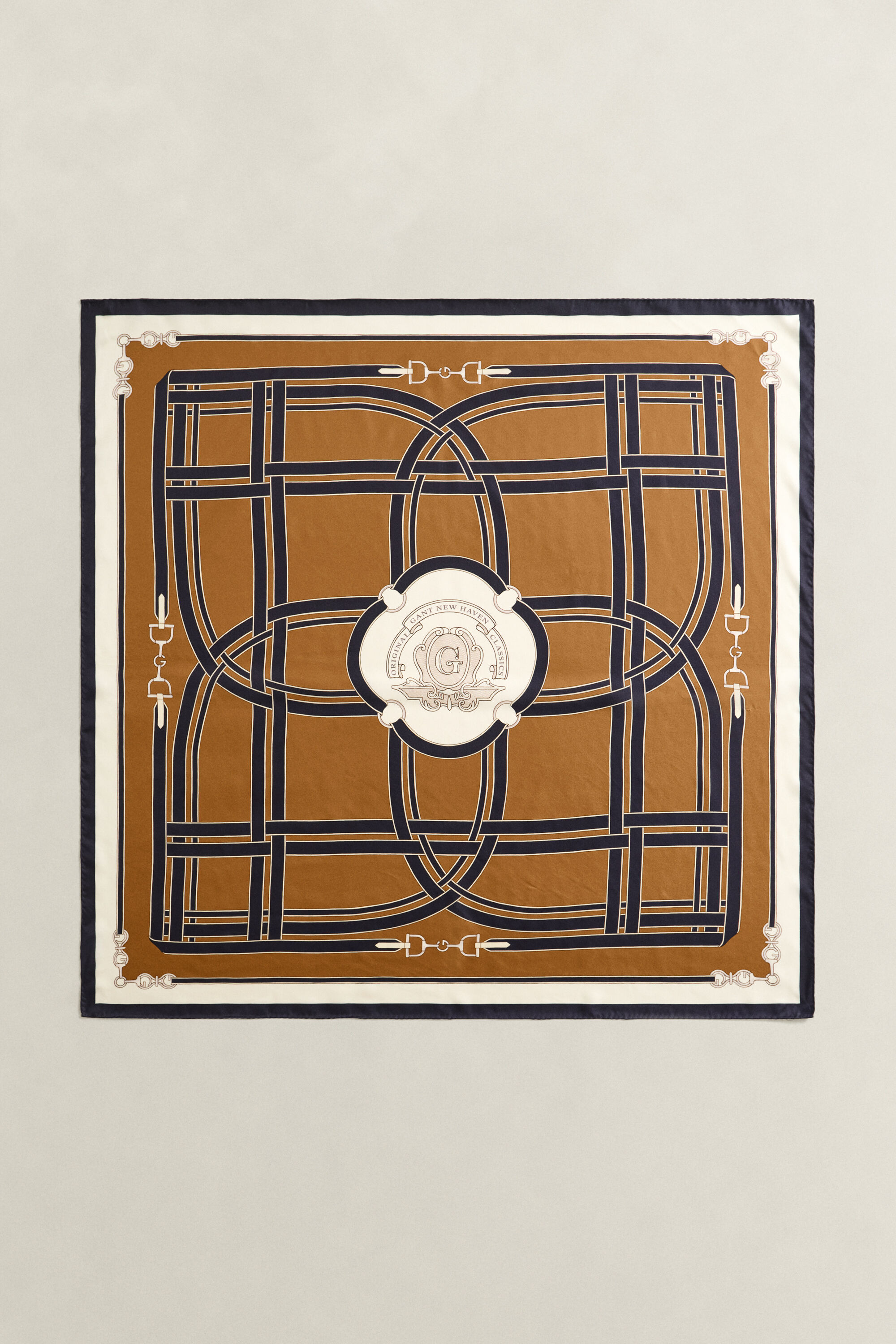 Foulard di seta con stampa di catene