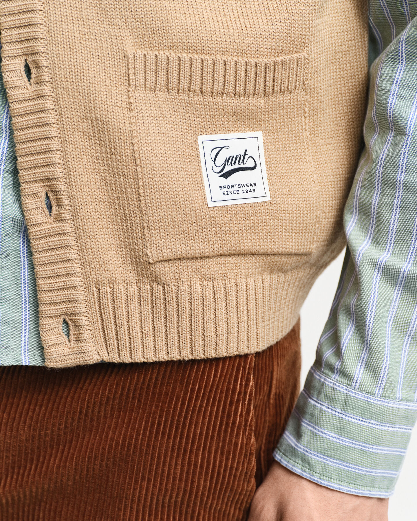 Gilet in lana con bottoni