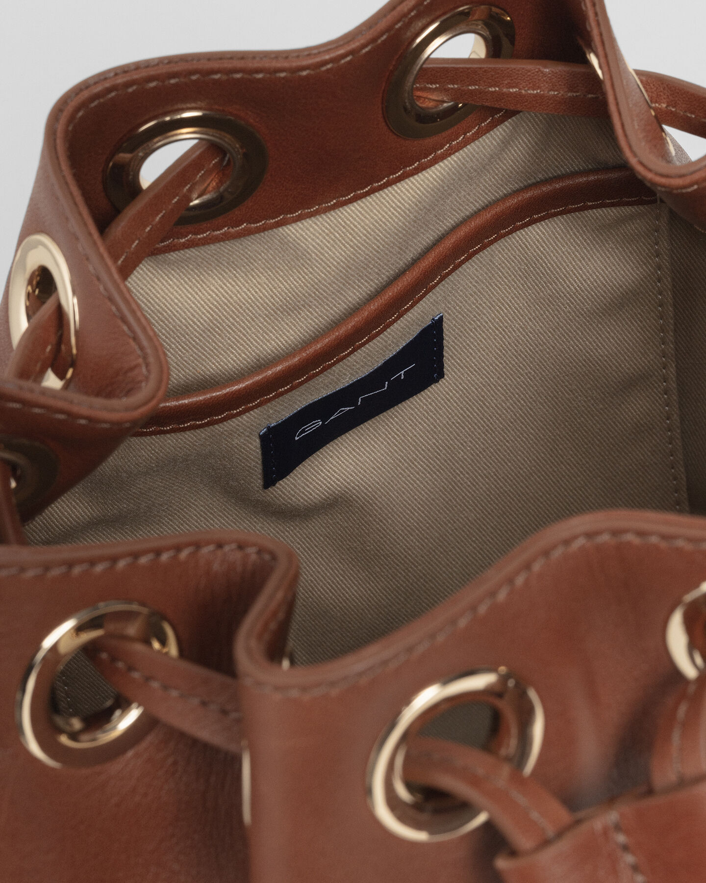 Borsa a secchiello in pelle