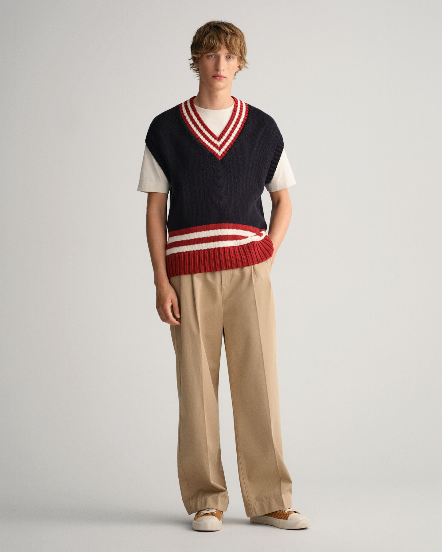 Pantaloni chino voluminosi con pinces