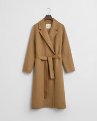 Cappotto con cintura e cuciture a mano