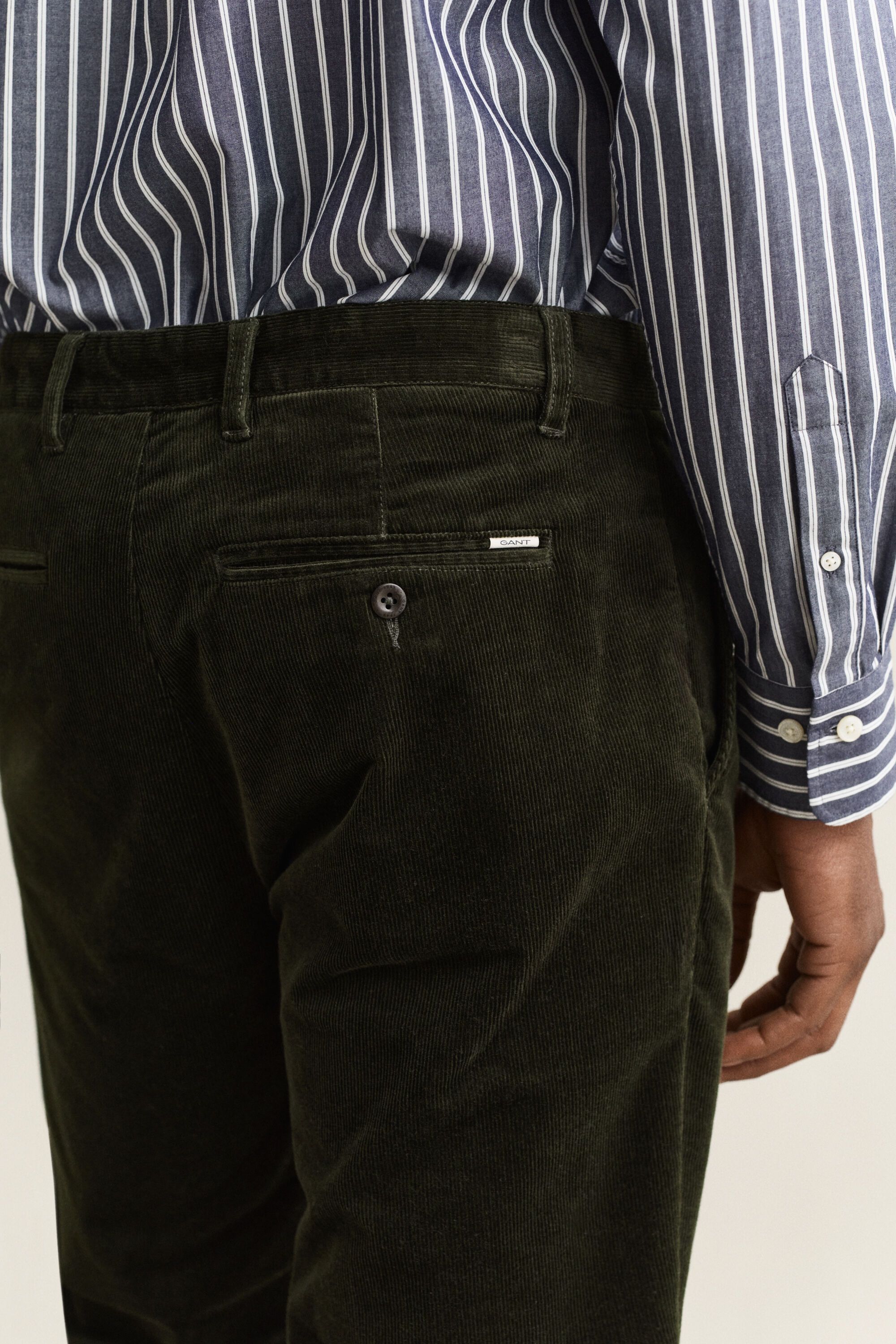 Pantaloni chino in velluto a coste regular