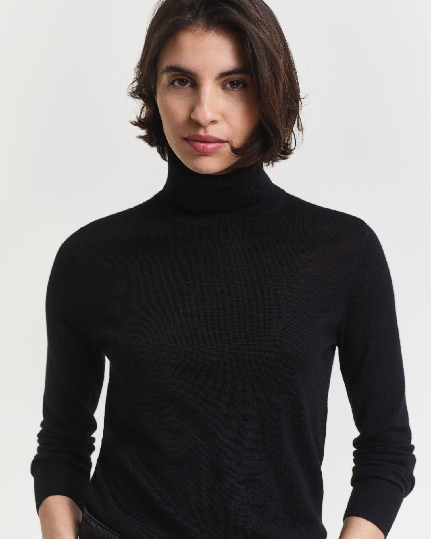 Maglia a collo alto in finissima lana merino