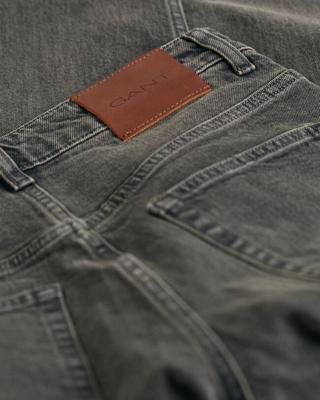 Jeans alla caviglia con gamba dritta