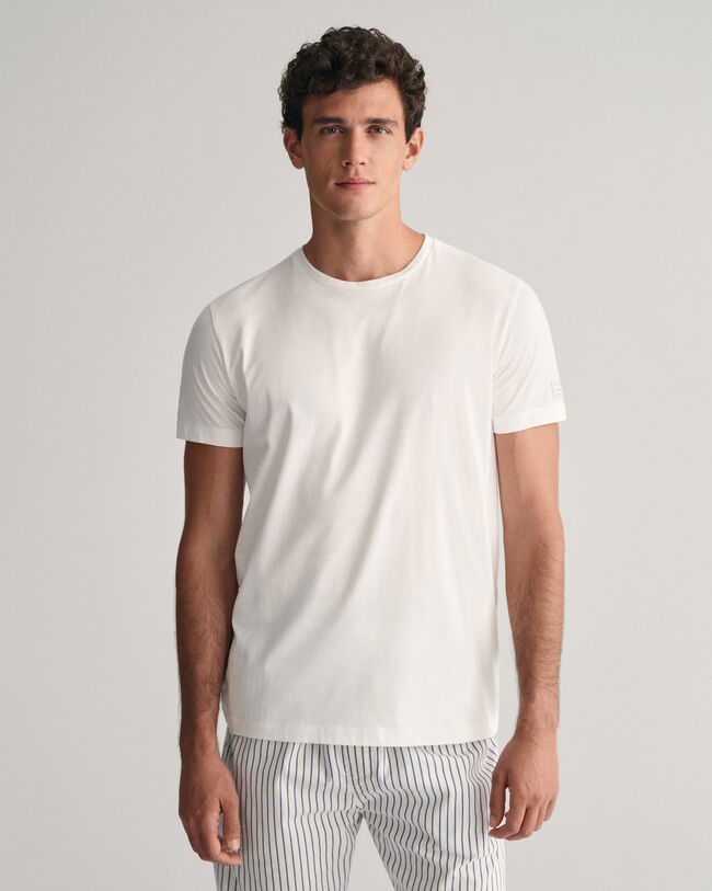 Confezione regalo con pigiama a righe, pantaloni e T-shirt