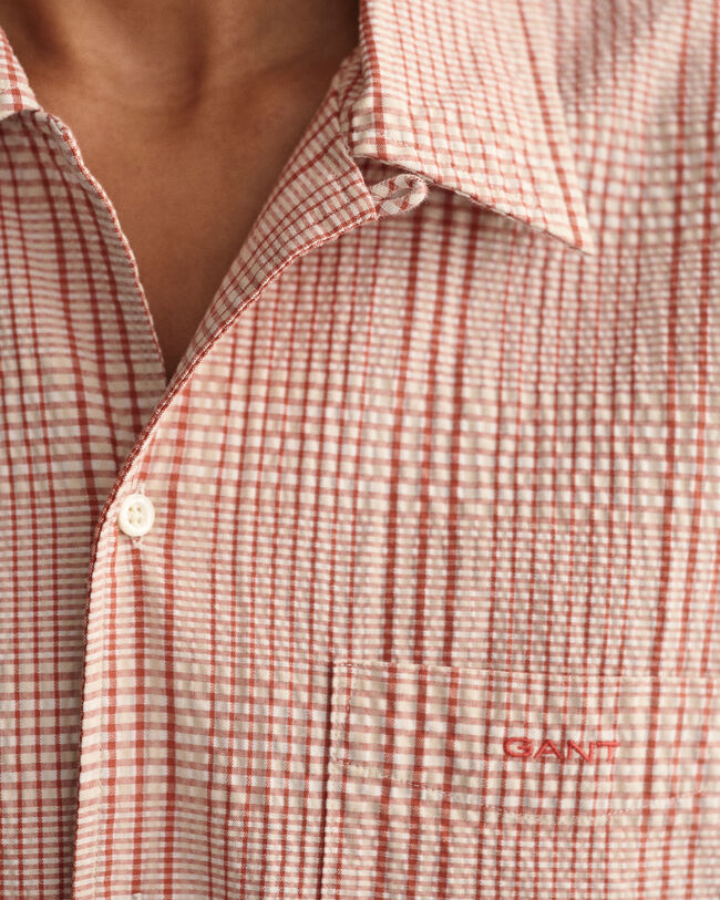 Camicia a maniche corte a quadri in seersucker relaxed fit