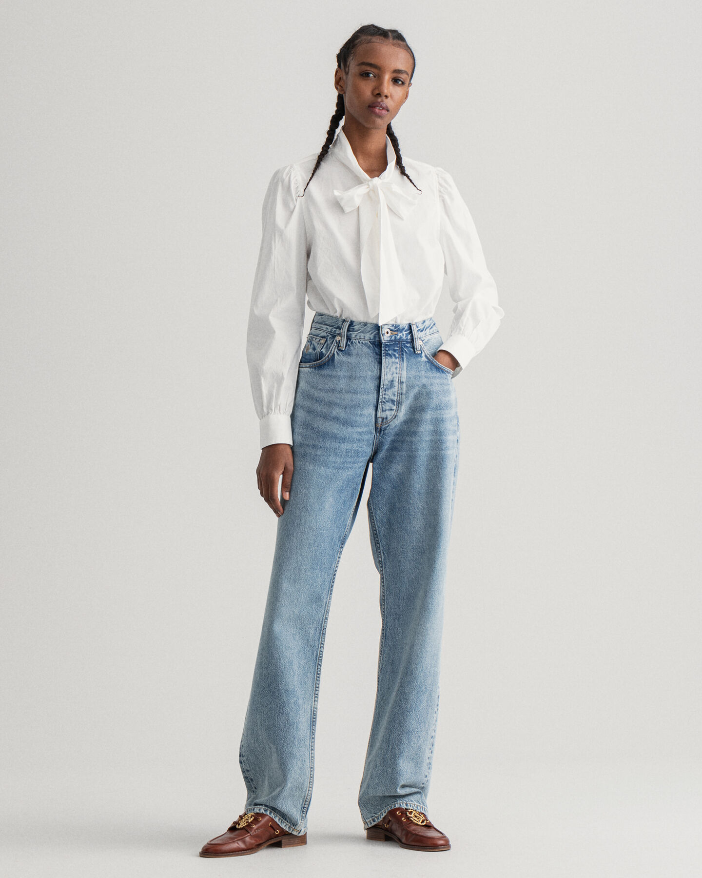 Camicia Oxford con fiocco e maniche a sbuffo