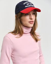 Collo alto e maniche lunghe a coste