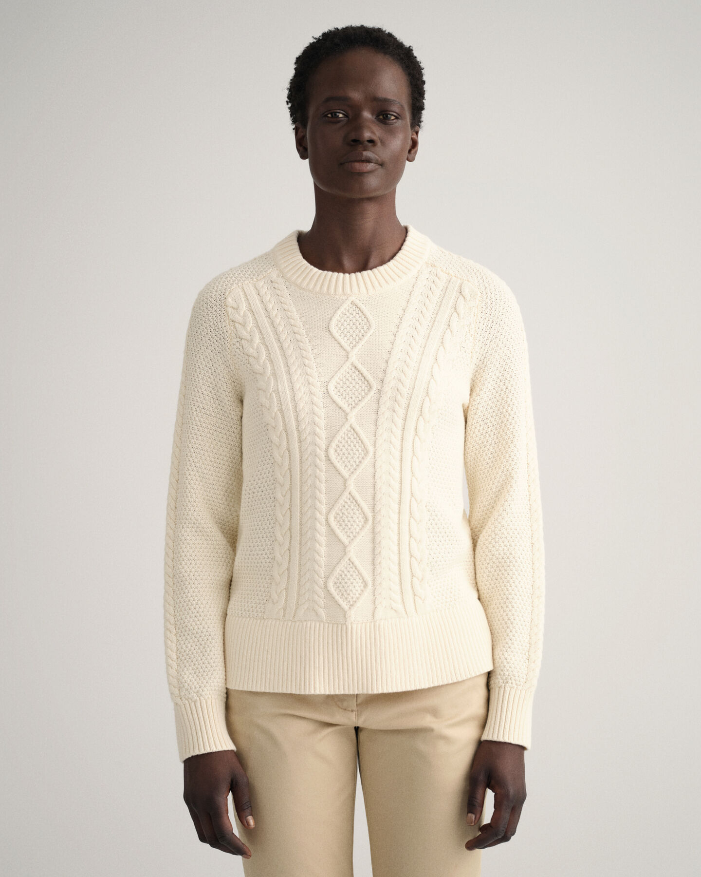 Maglia girocollo a trecce