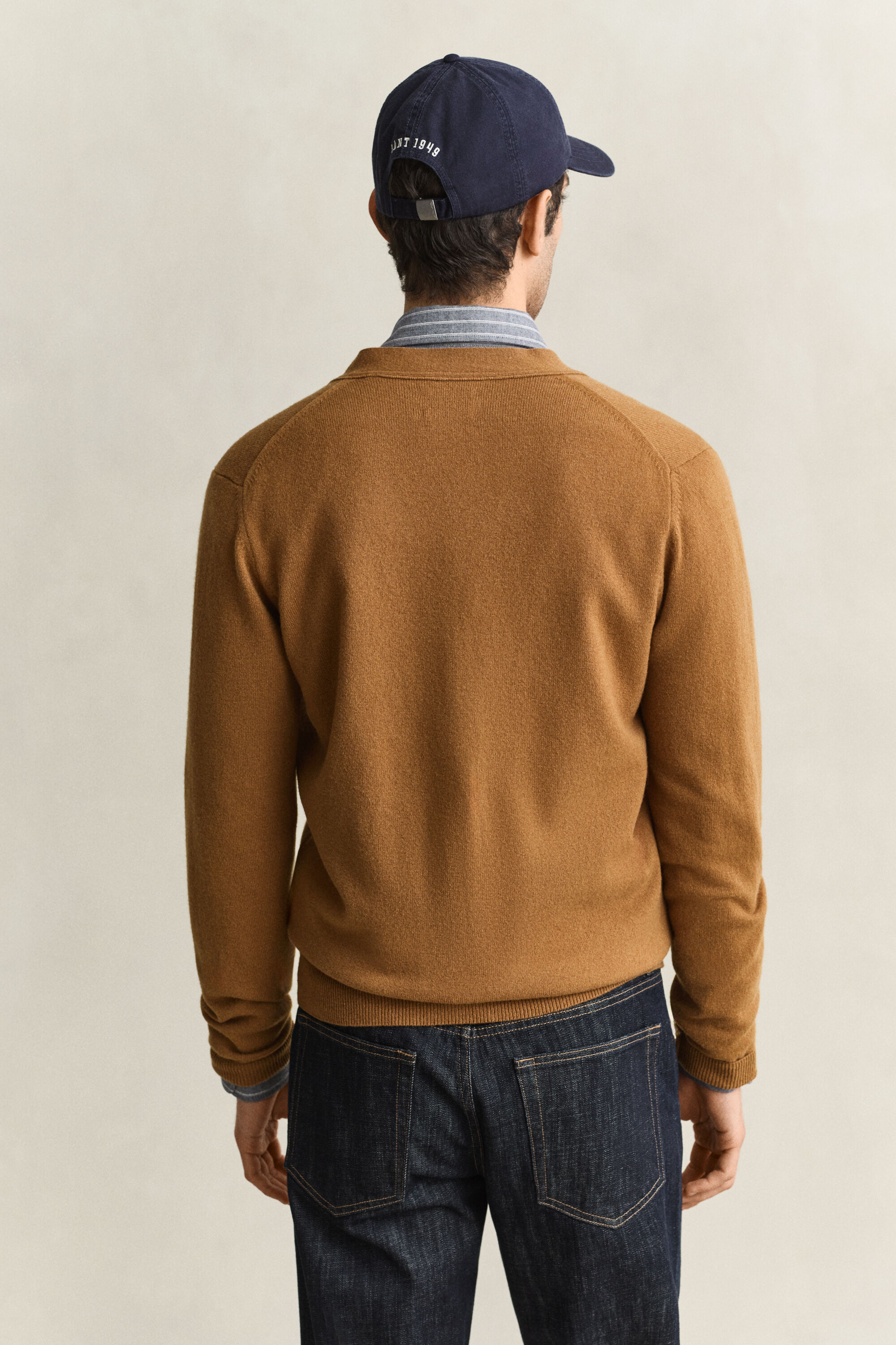 Cardigan con scollo a V in lana d’agnello
