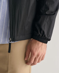 Giacca Windbreaker leggera ripiegabile