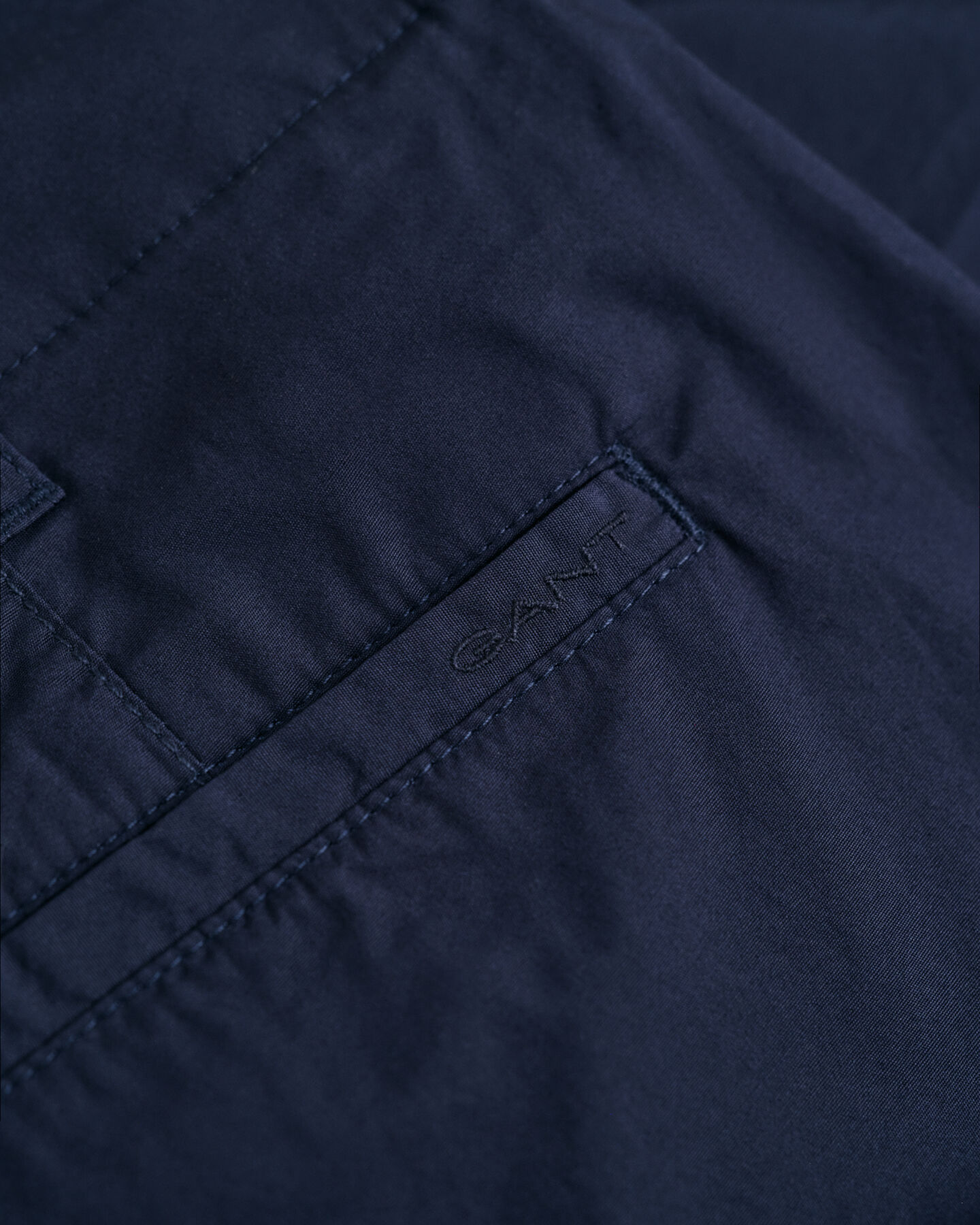 Pantaloni chino leggeri relaxed fit