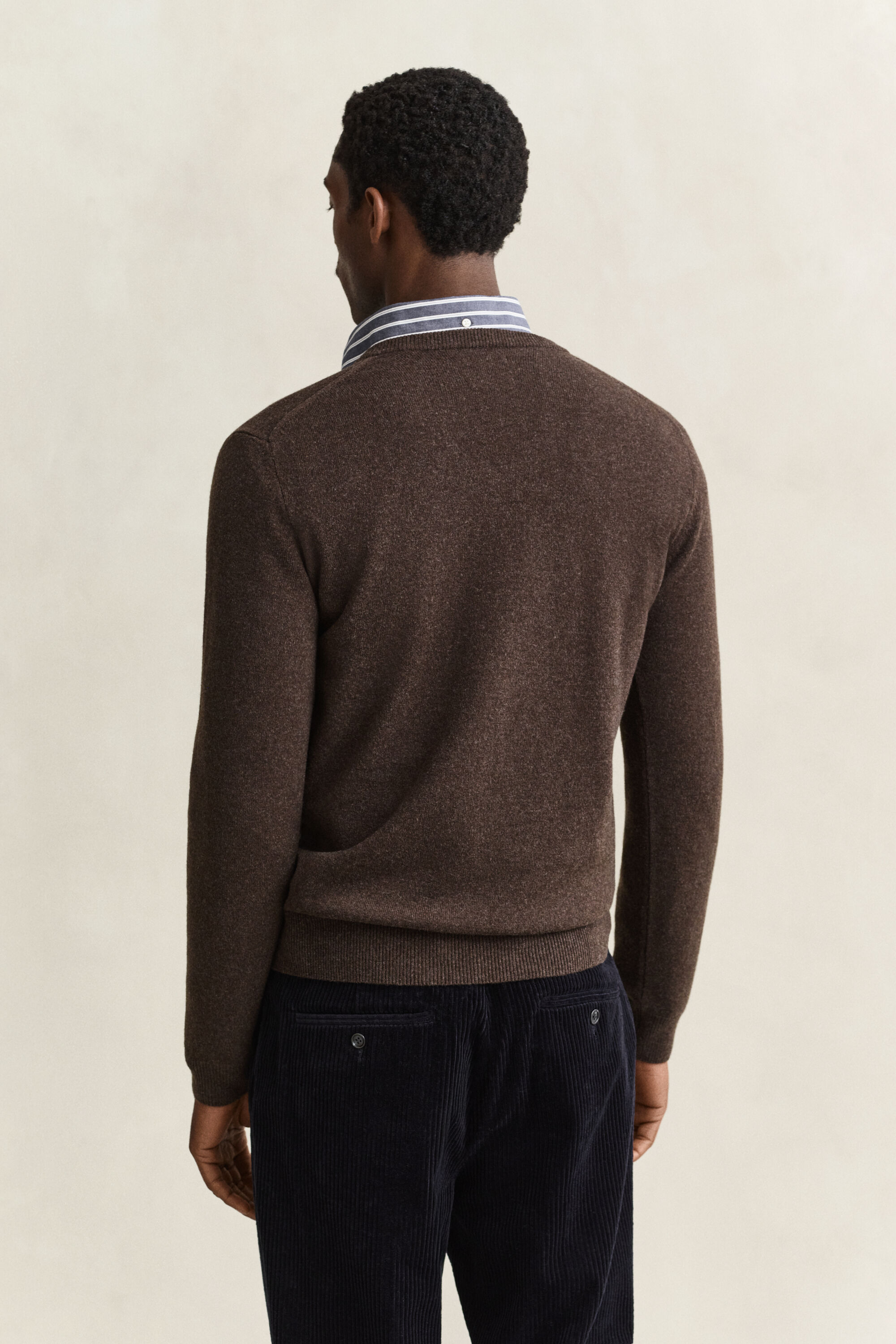 Maglia con scollo a V in lana d’agnello