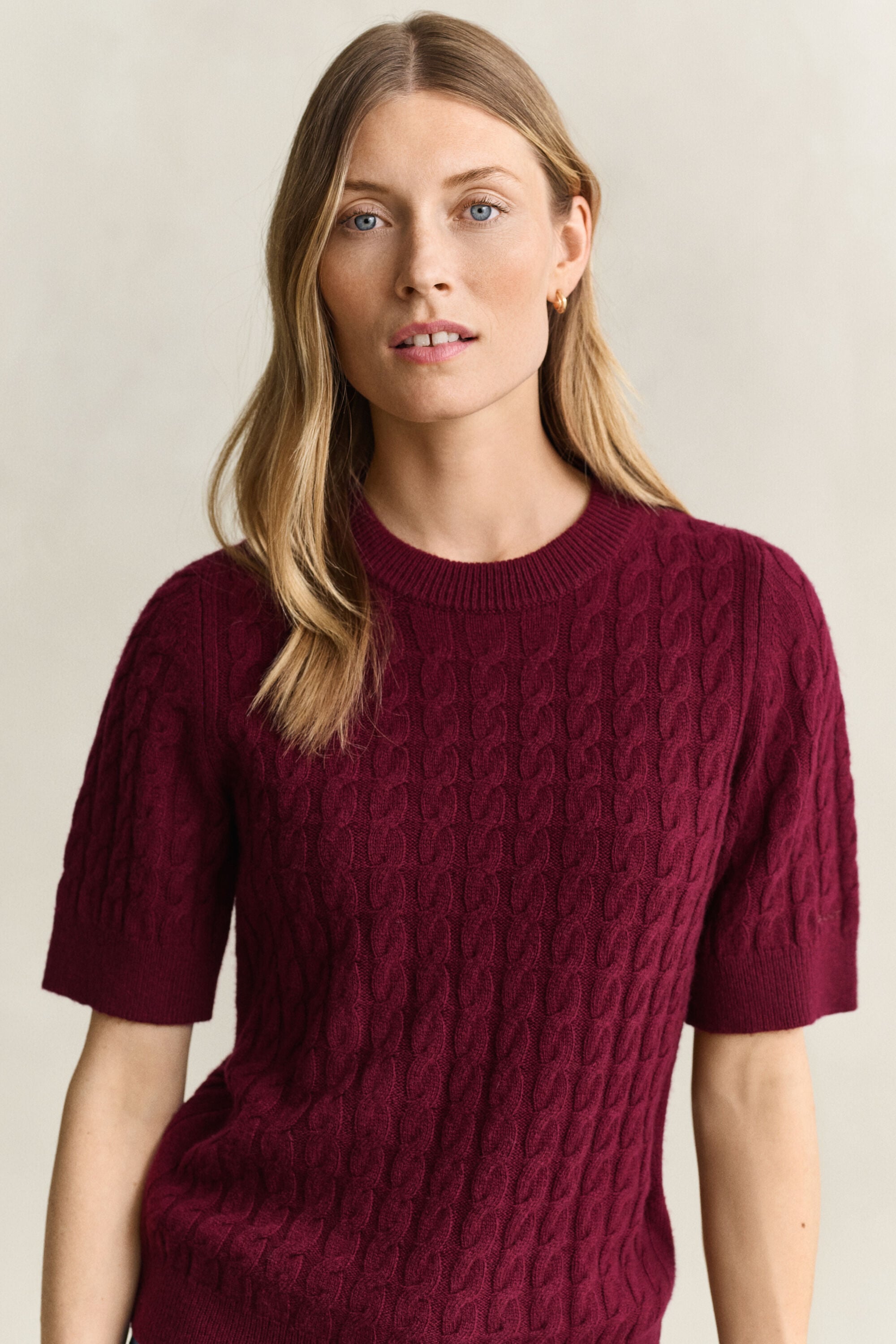 Maglia a trecce con maniche corte in lana e cashmere