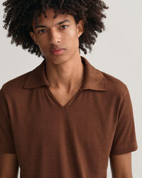 Polo in piqu&eacute; ispirata agli anni &lsquo;70