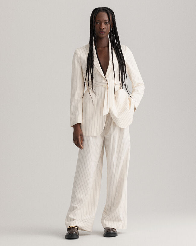 Blazer gessato con cintura