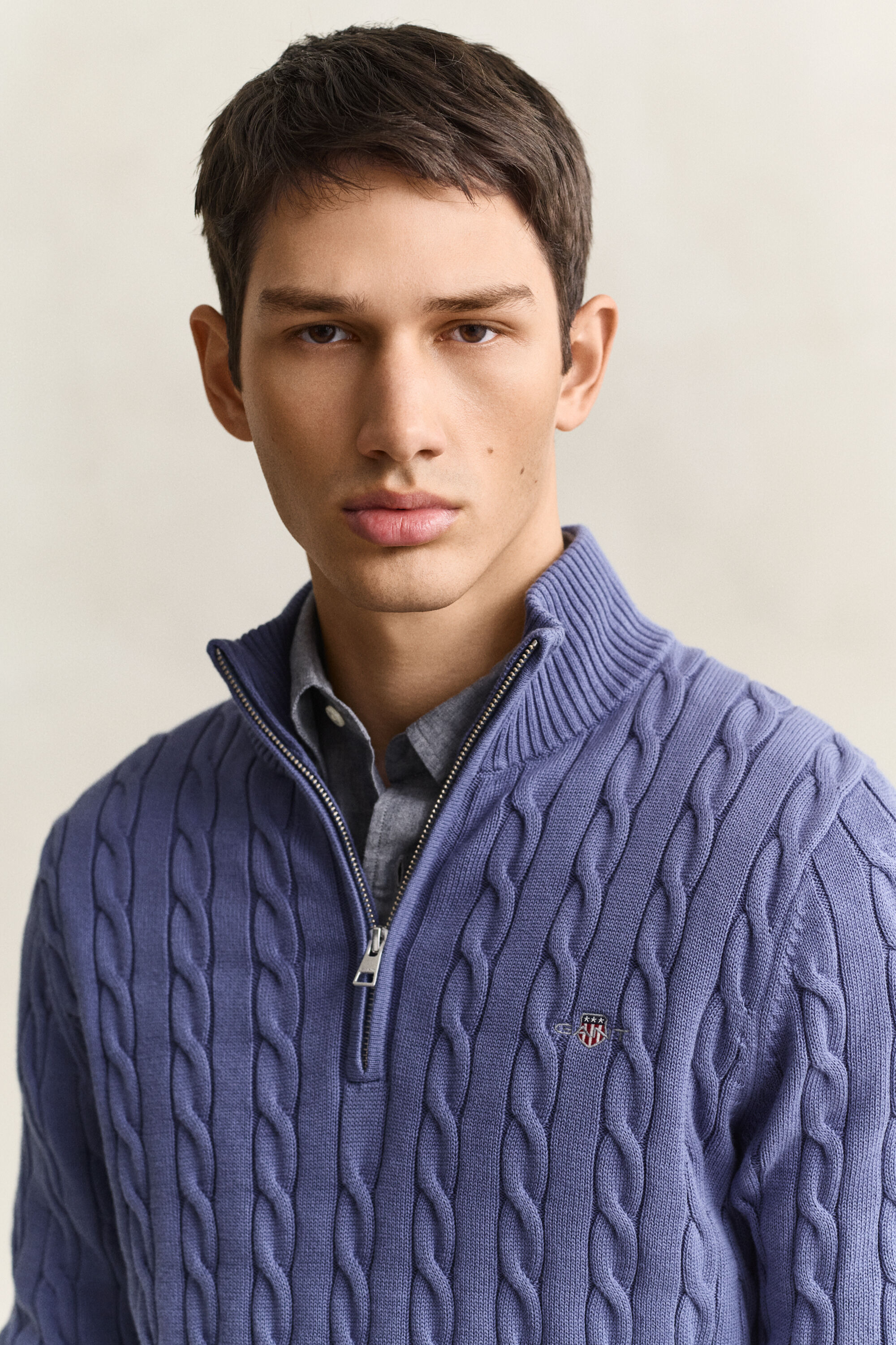 Maglia con zip corta in cotone a trecce