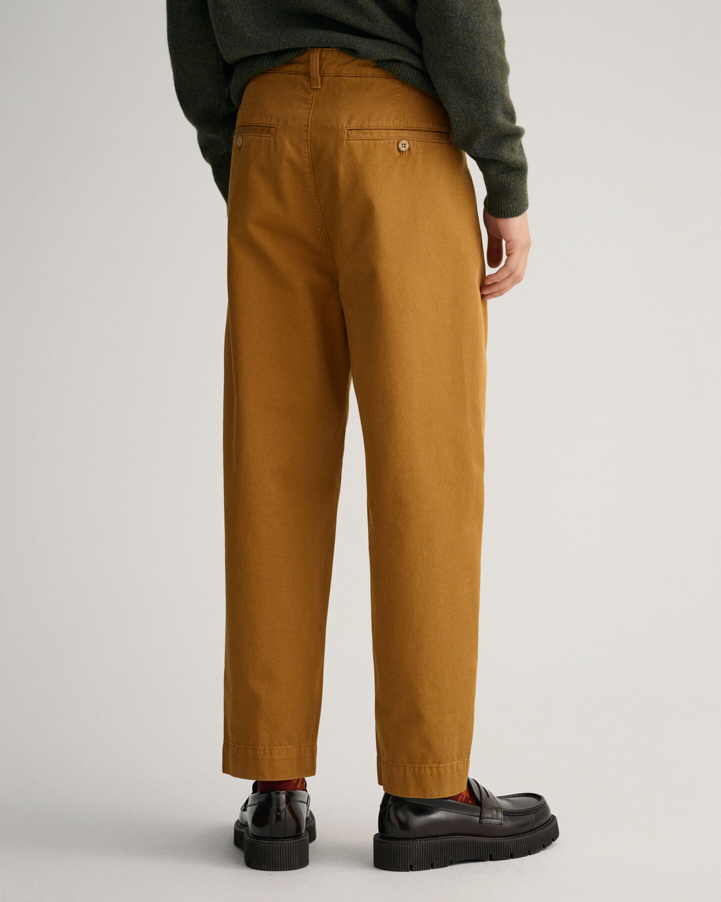 Pantaloni chino con pinces