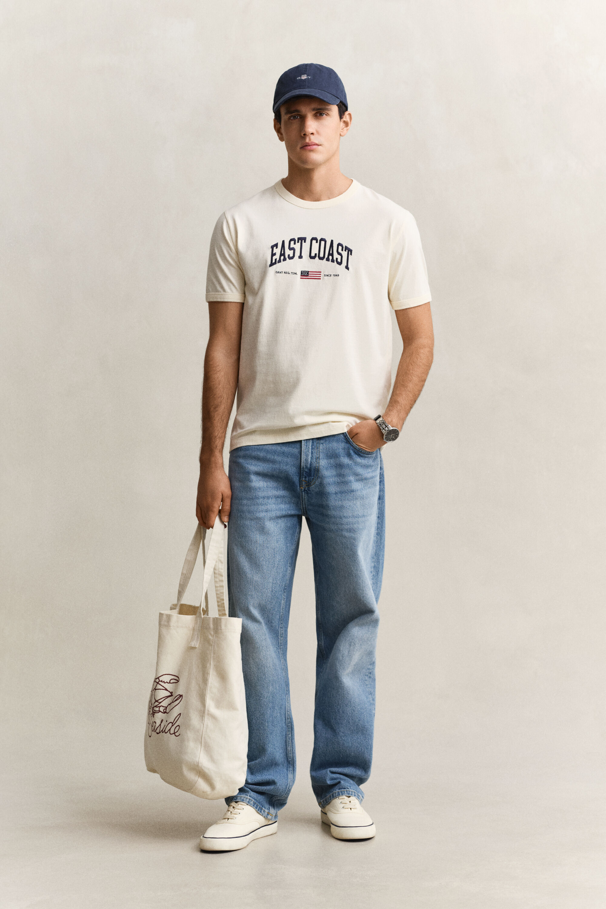 T-shirt con grafica Spray