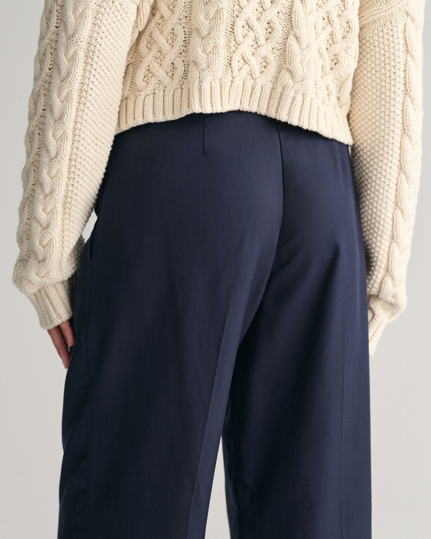 Pantaloni con cintura in vita relaxed fit