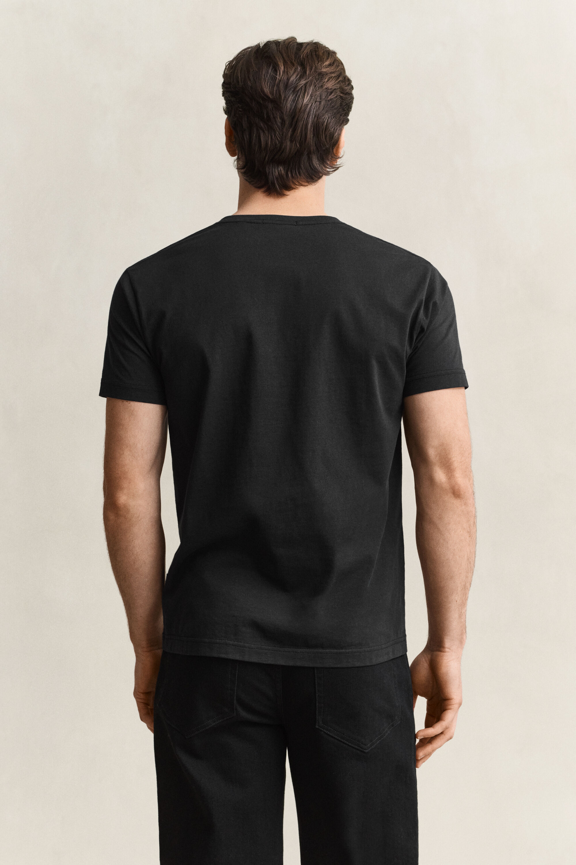 T-shirt Shield con scollo a V slim fit